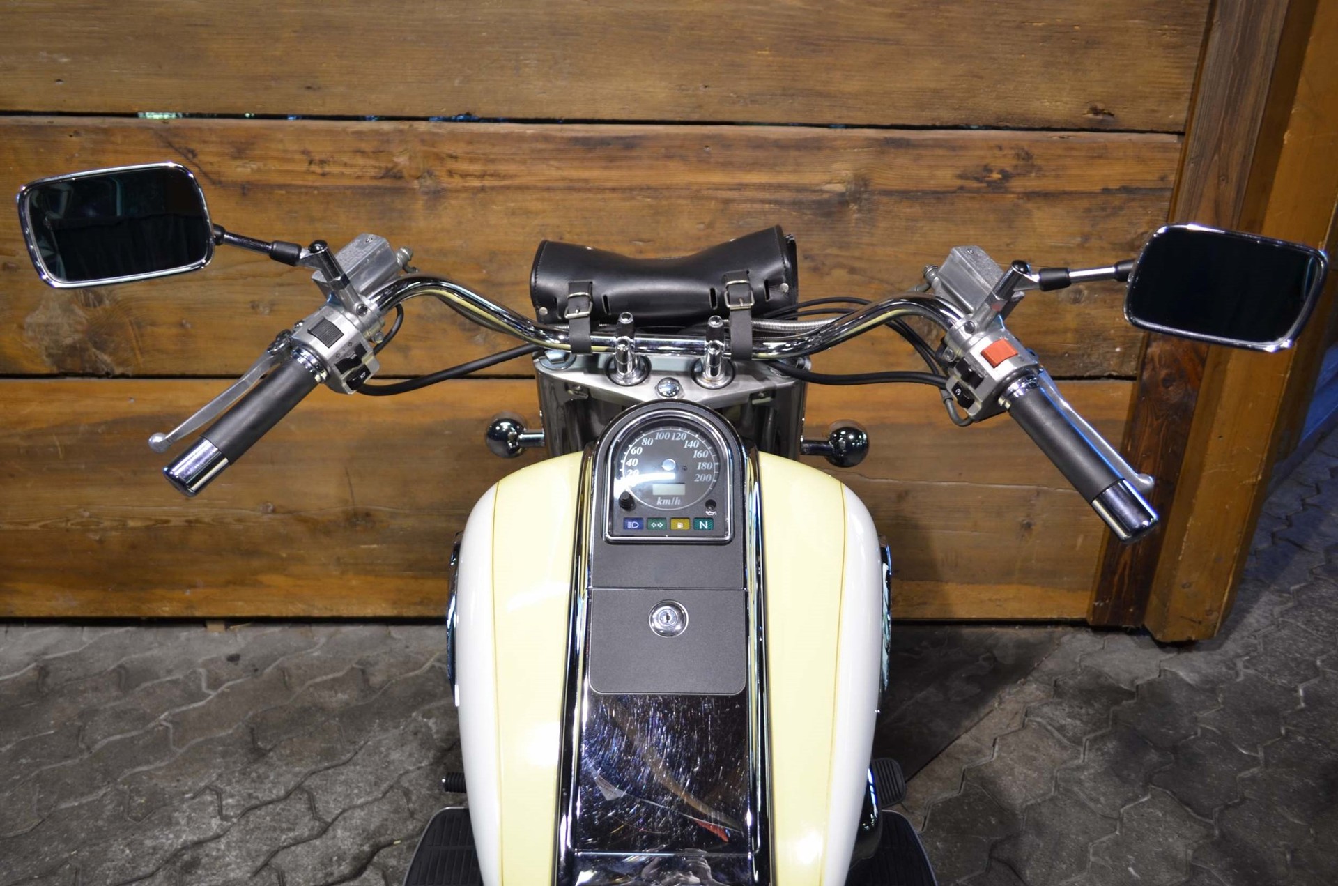 SUZUKI VL 1500-showroom-element-2
