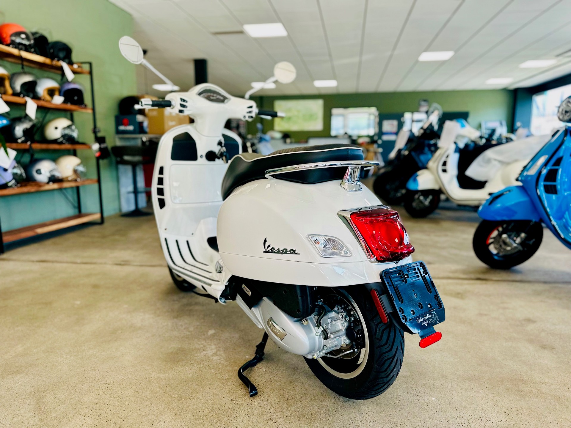PIAGGIO Vespa GTS 125 Super ABS-showroom-element-3