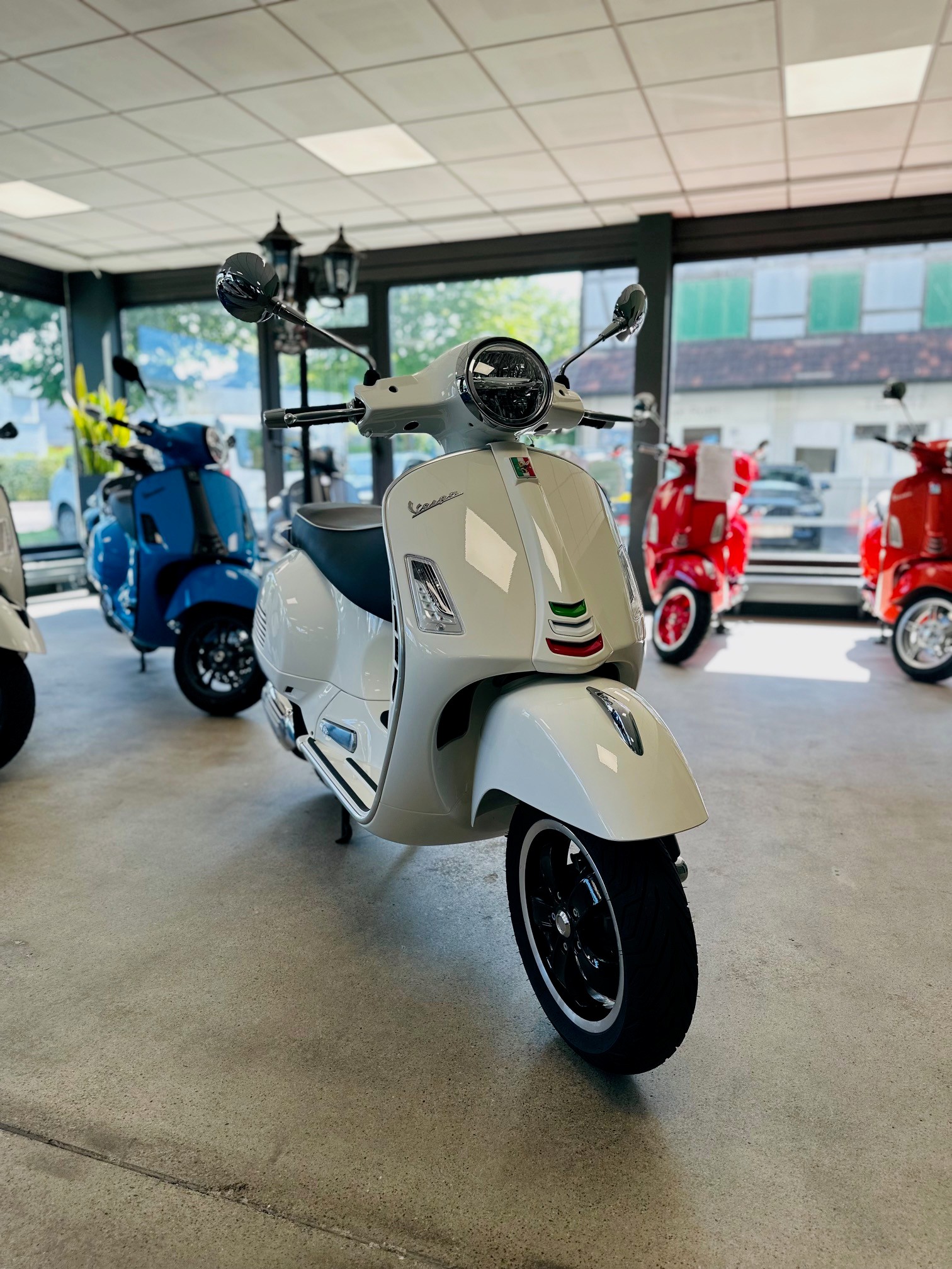 PIAGGIO Vespa GTS 125 Super ABS