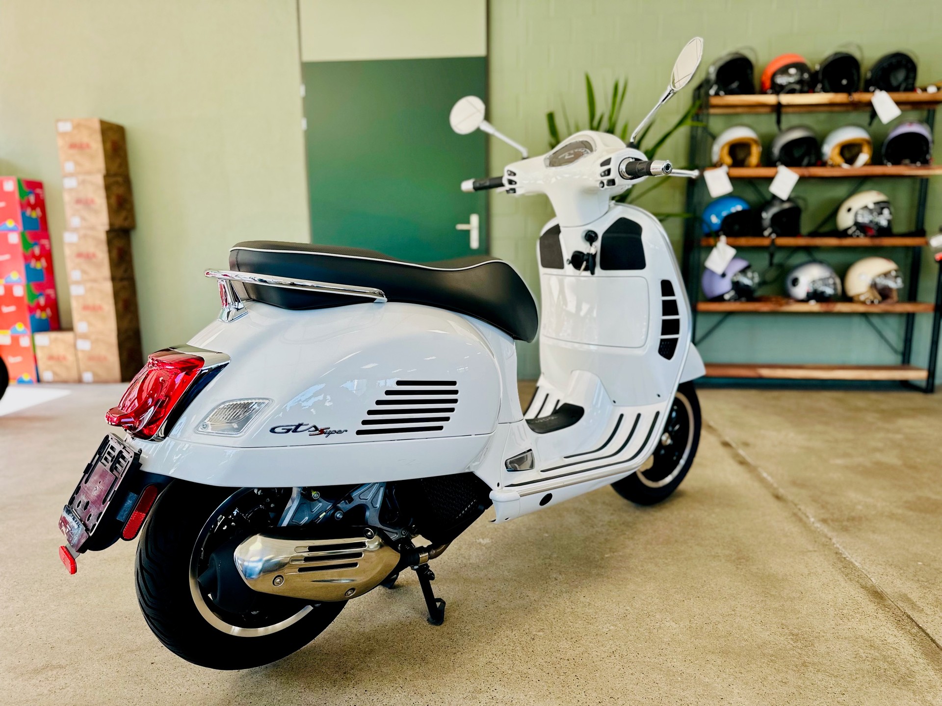 PIAGGIO Vespa GTS 125 Super ABS-showroom-element-2