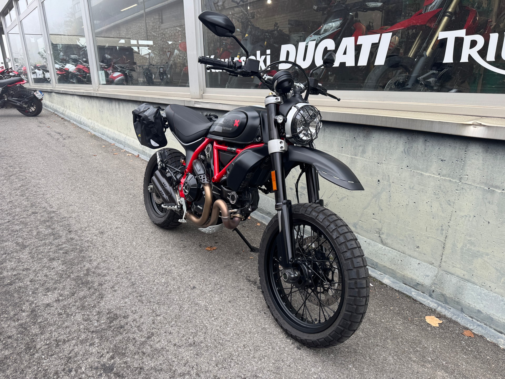 DUCATI Scrambler 803 Desert Sled-showroom-element-1