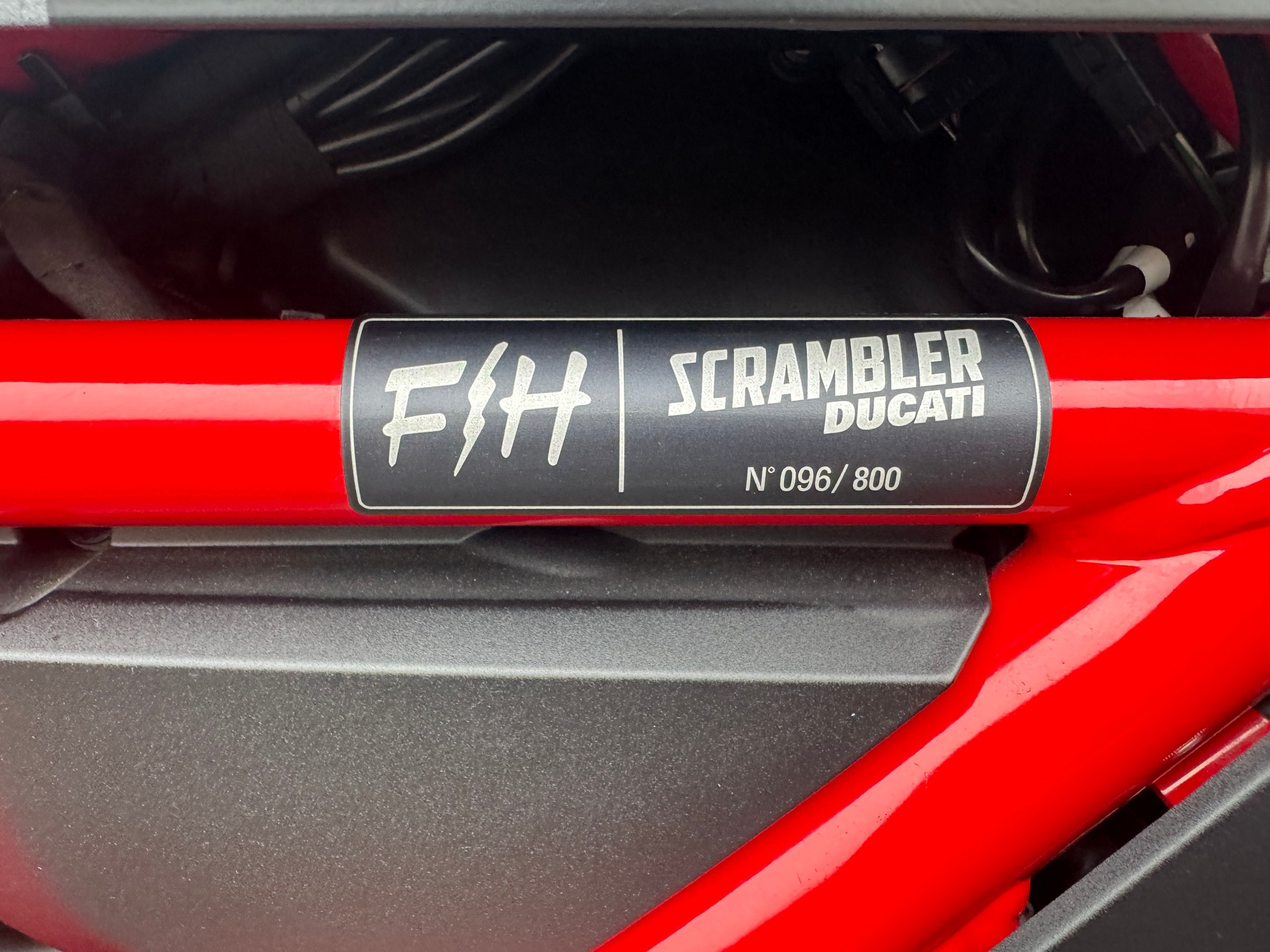 DUCATI Scrambler 803 Desert Sled-showroom-element-3
