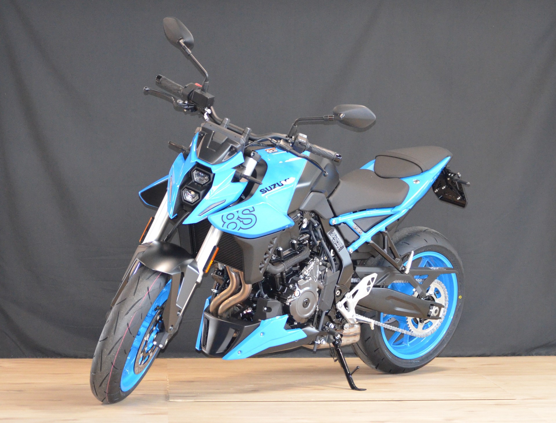 SUZUKI GSX 8 S EVO (35kW)-showroom-element-1