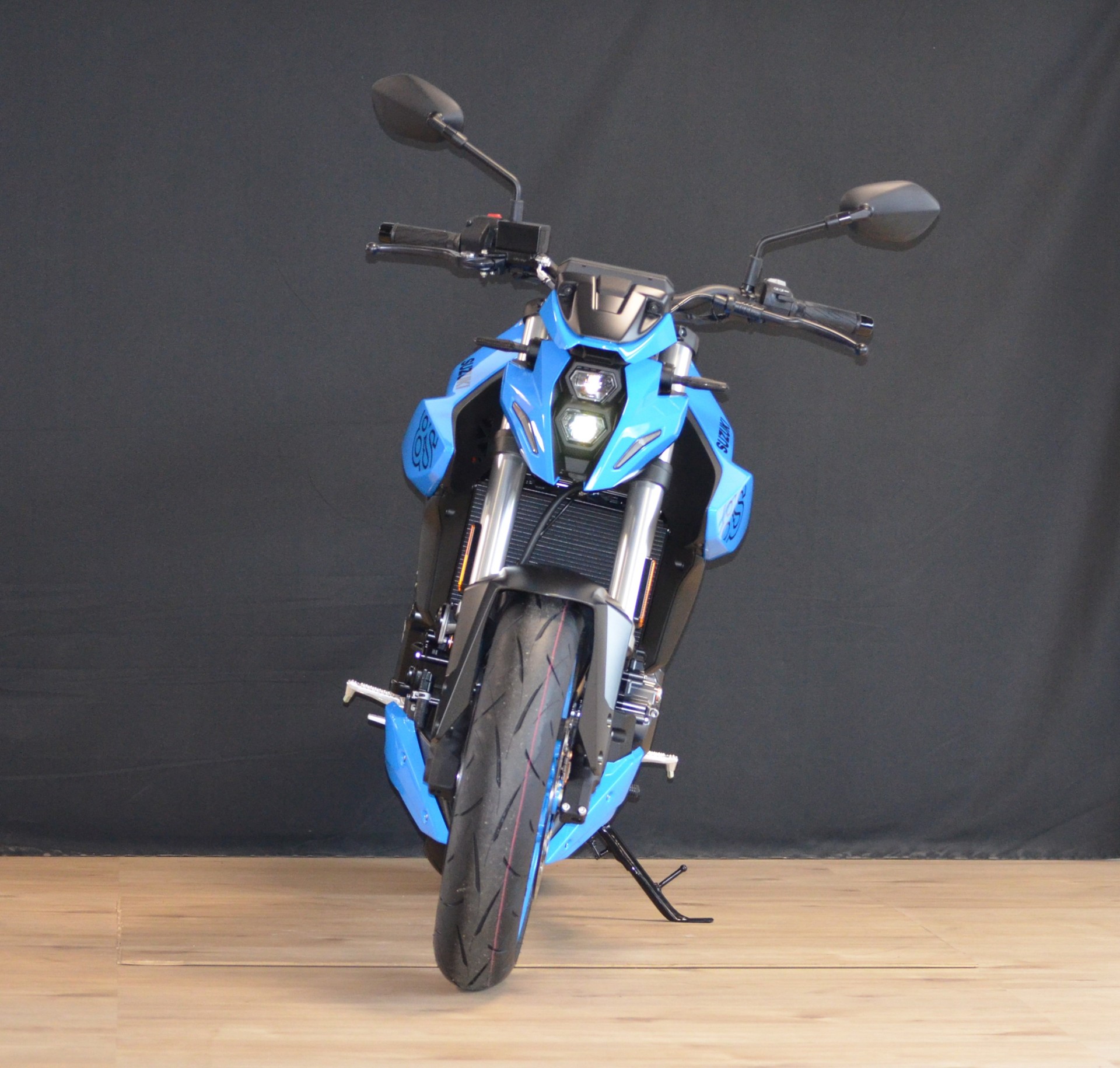 SUZUKI GSX 8 S EVO (35kW)-showroom-element-2
