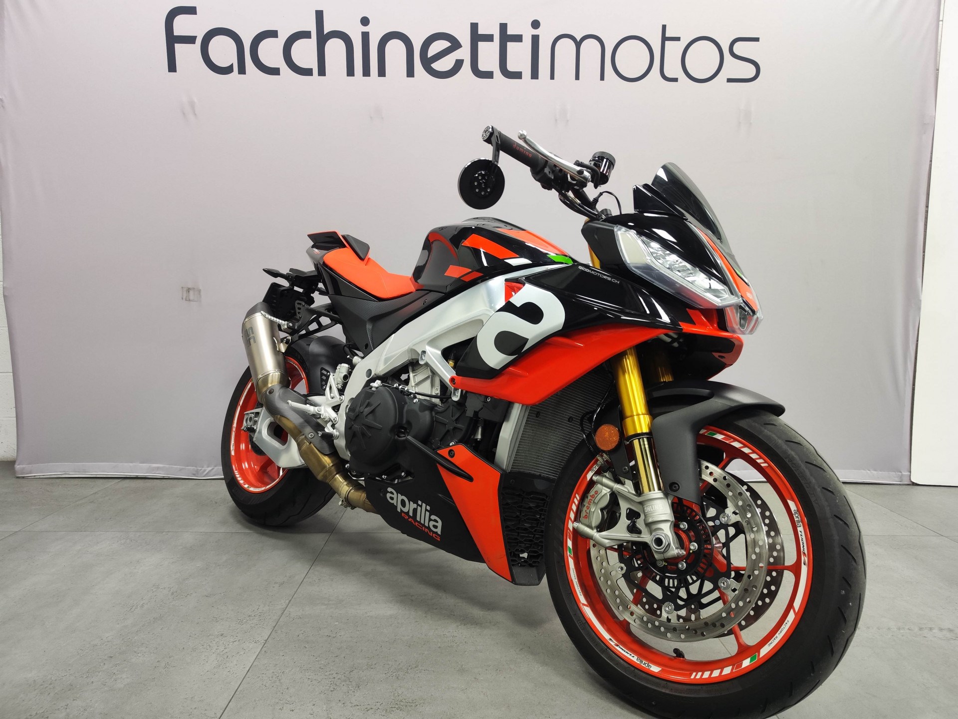 APRILIA Tuono V4 1100 Factory-image-1