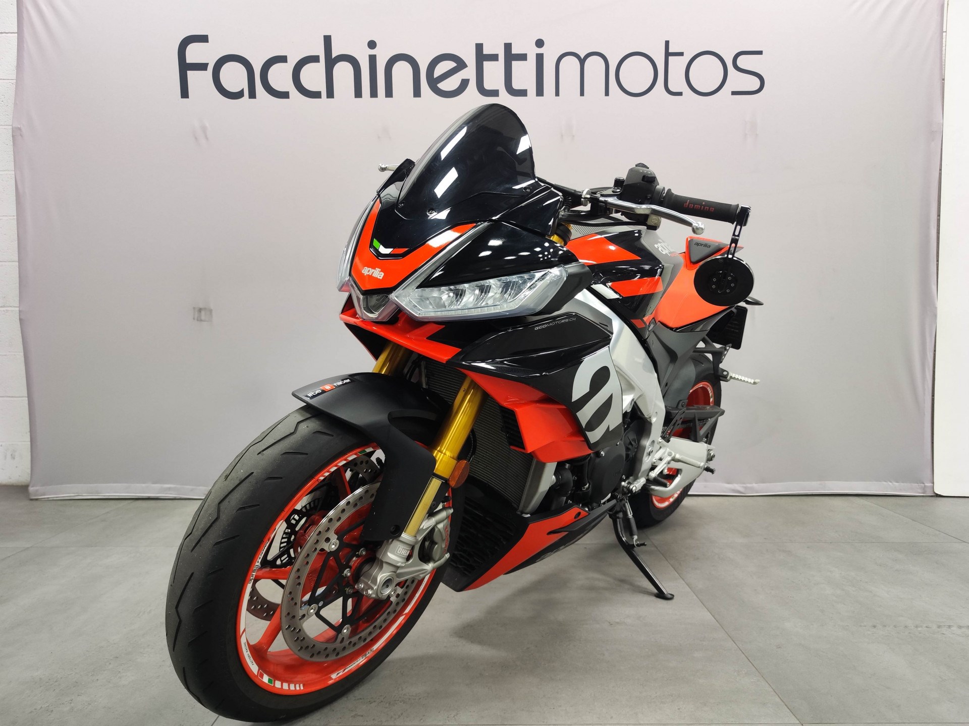 APRILIA Tuono V4 1100 Factory-image-2