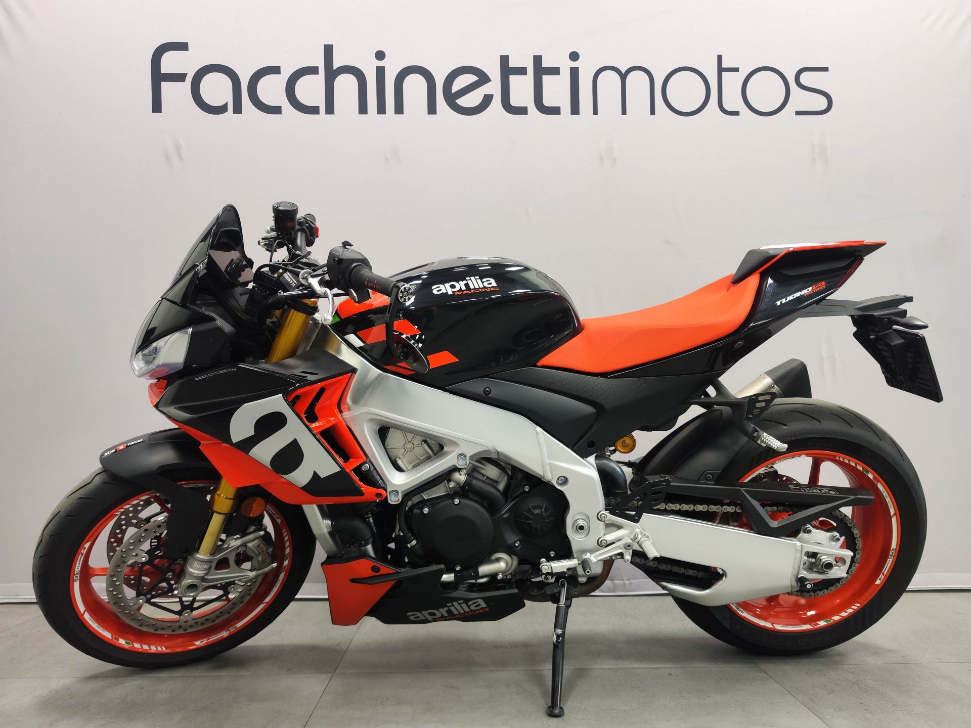 APRILIA Tuono V4 1100 Factory-image-3