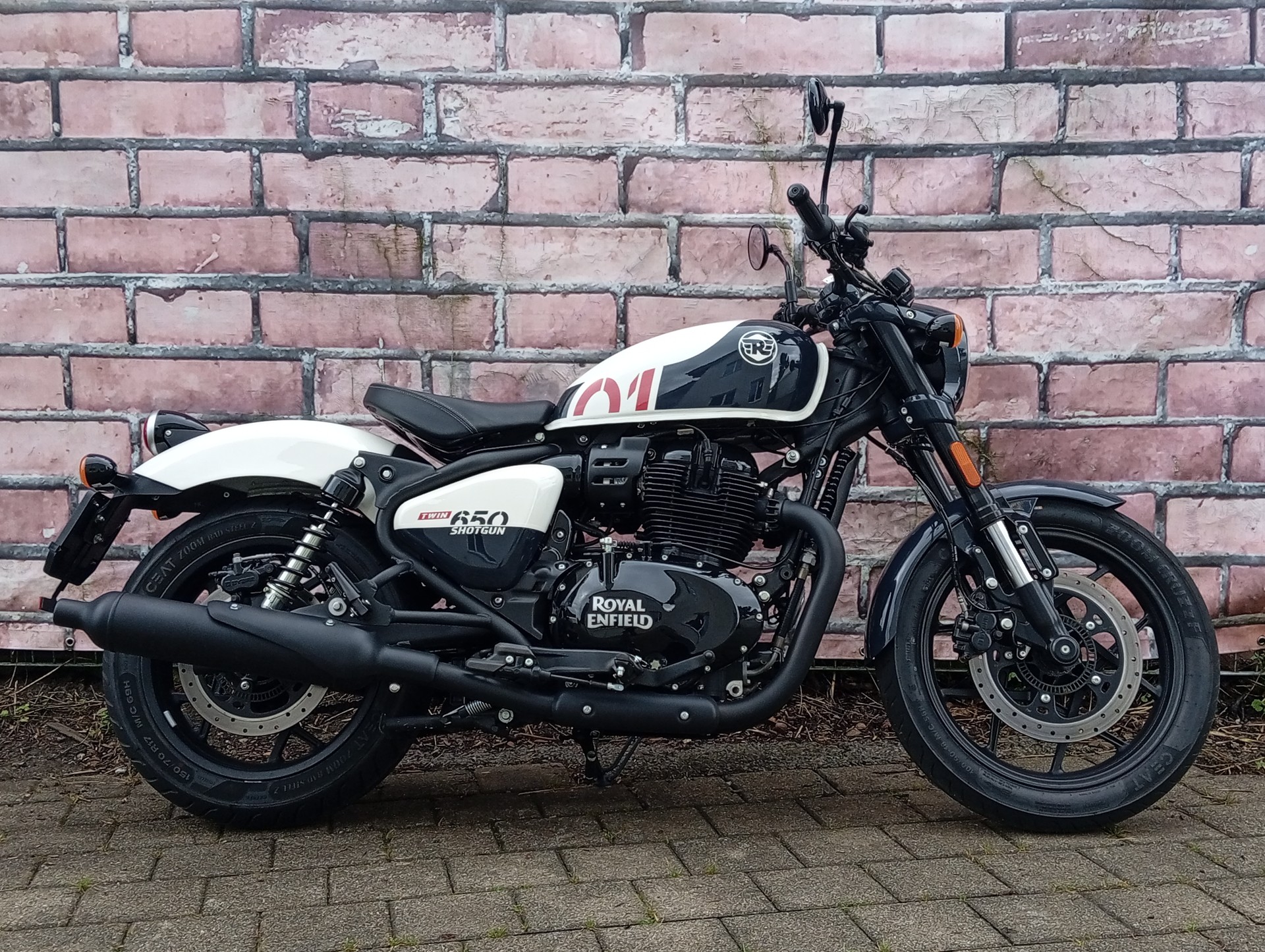 ROYAL ENFIELD SHOTGUN 650
