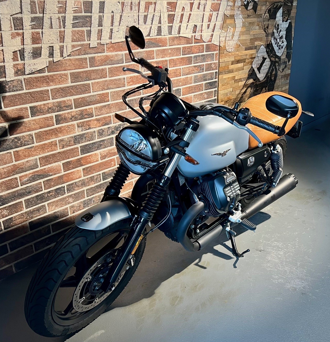 MOTO GUZZI V7 IV 850 Stone-showroom-element-3