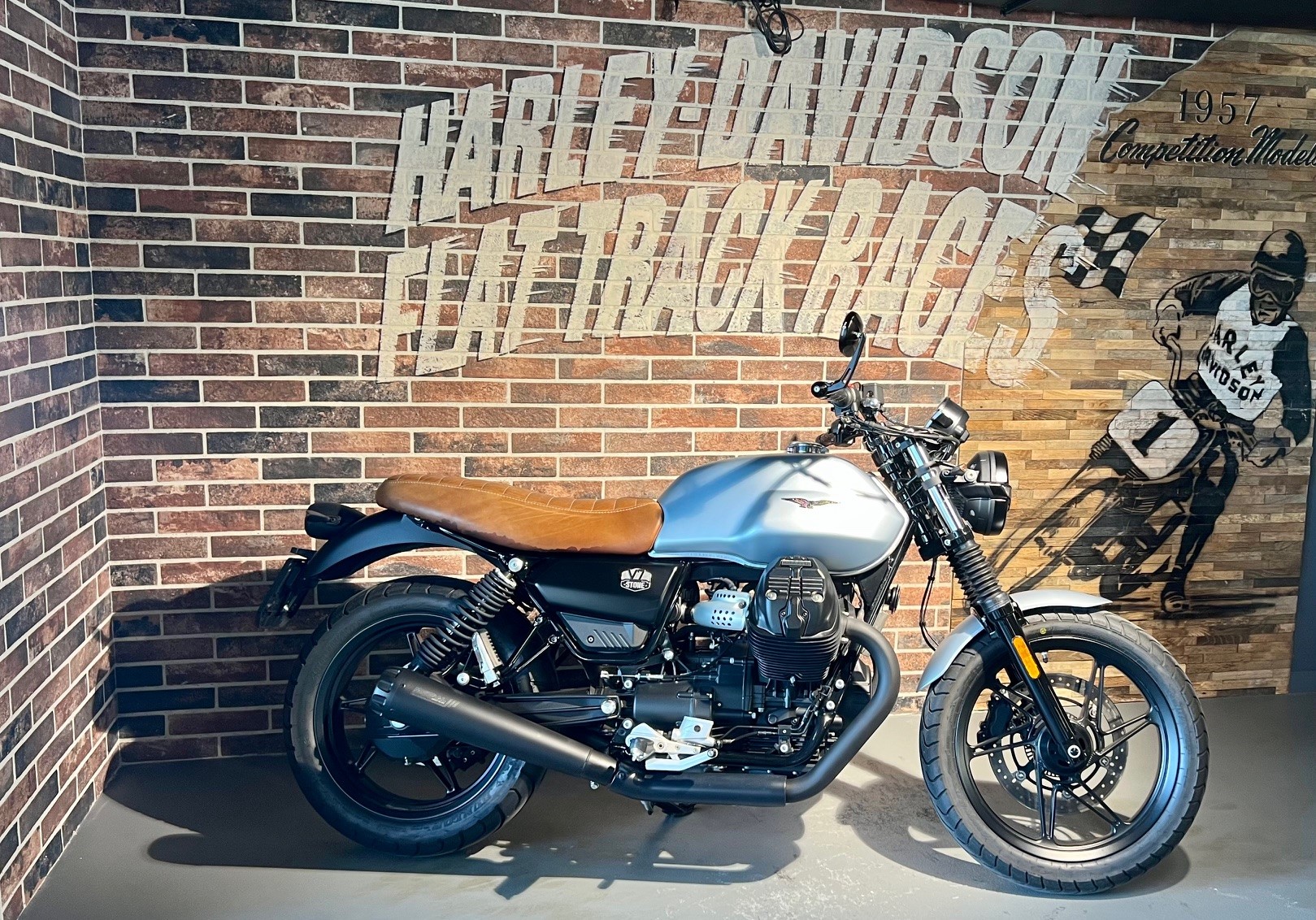 MOTO GUZZI V7 IV 850 Stone-showroom-element-1