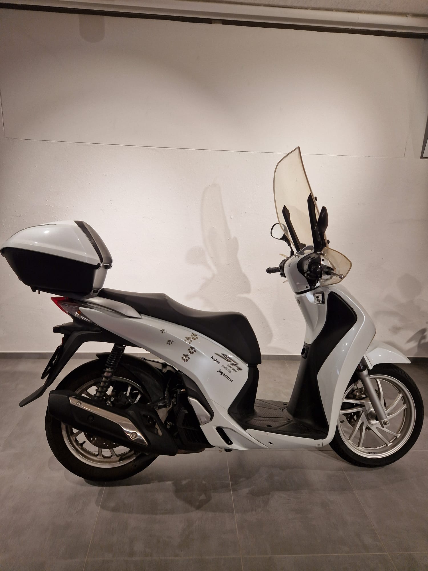 HONDA SH 125 i-showroom-element-1