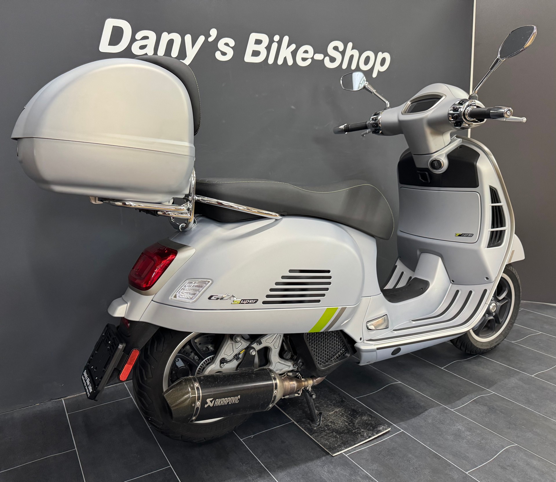 PIAGGIO Vespa GTS 125 Super Tech ABS-showroom-element-2