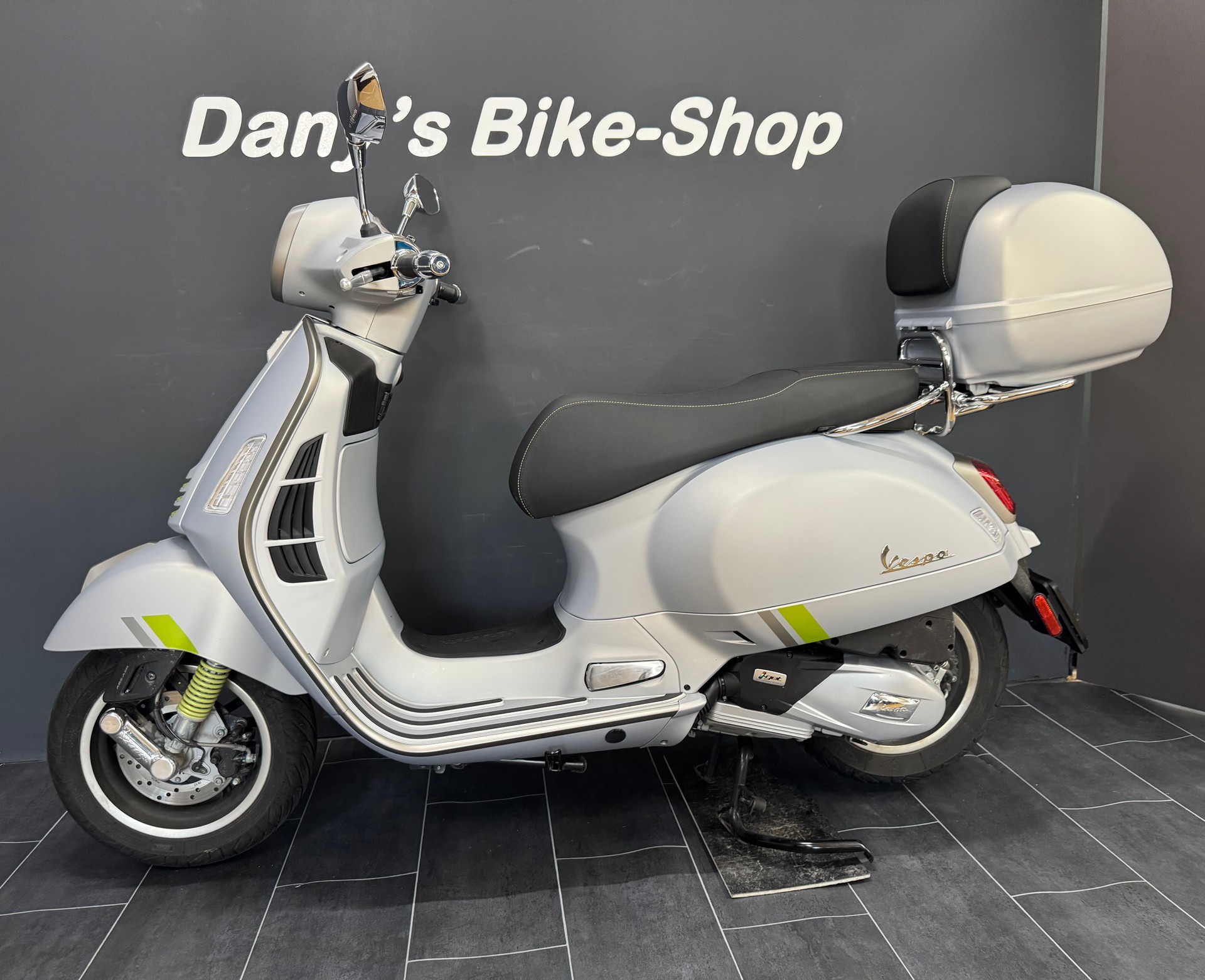 PIAGGIO Vespa GTS 125 Super Tech ABS-showroom-element-1