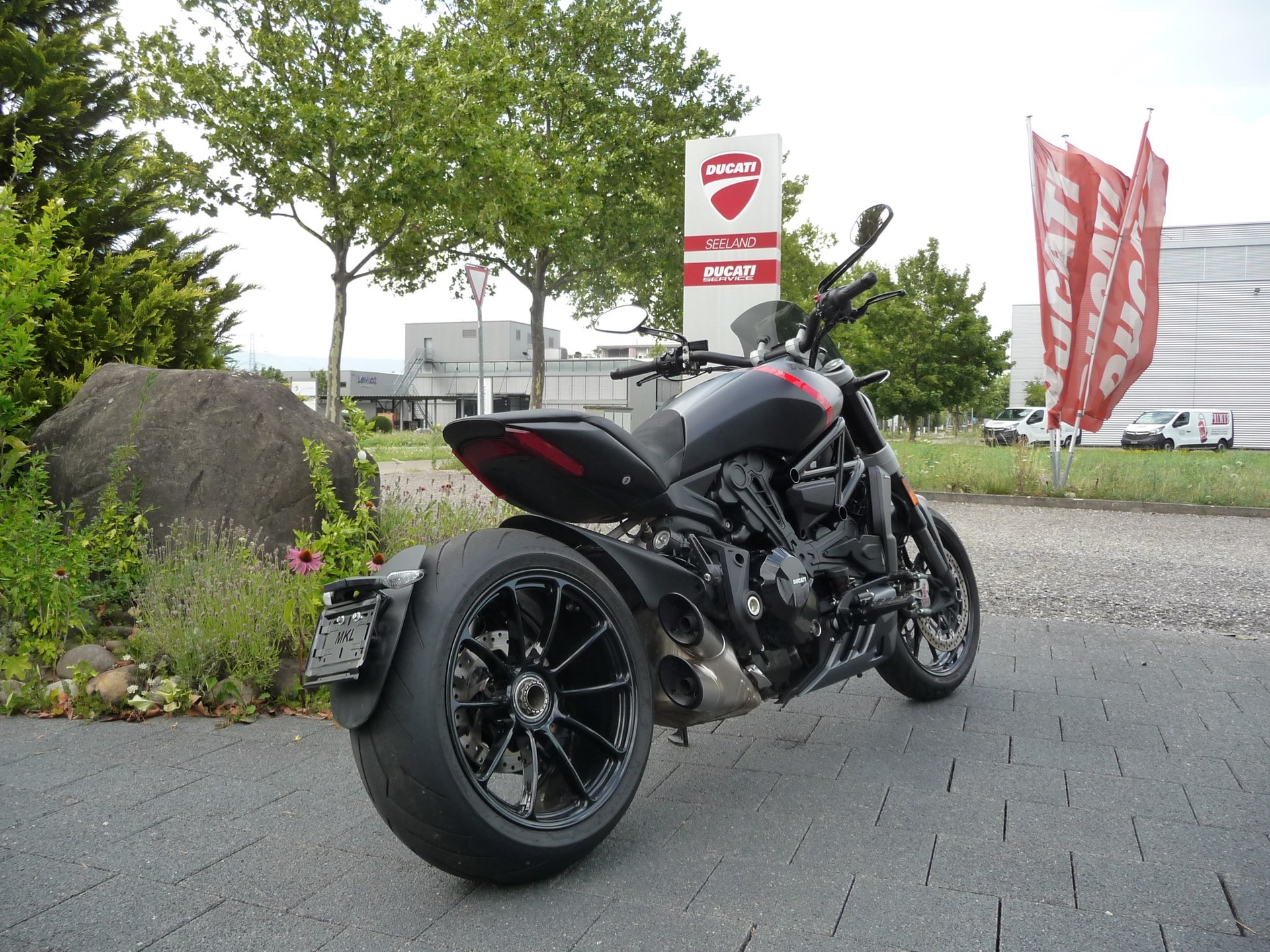 DUCATI XDiavel Black Star-showroom-element-3