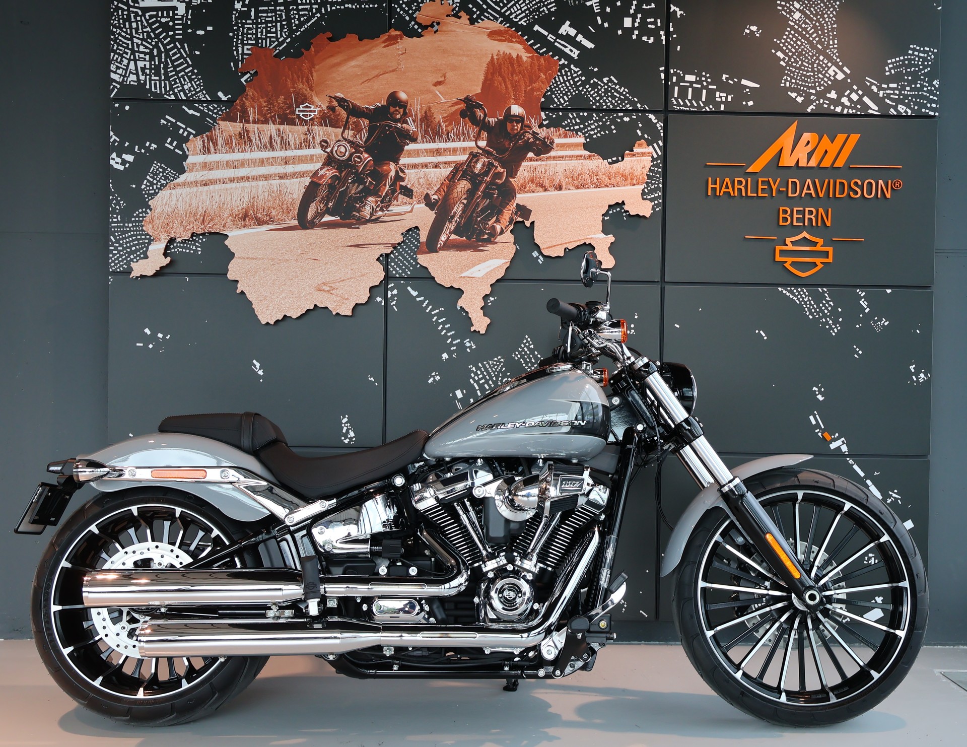 HARLEY-DAVIDSON FXBR Breakout 117