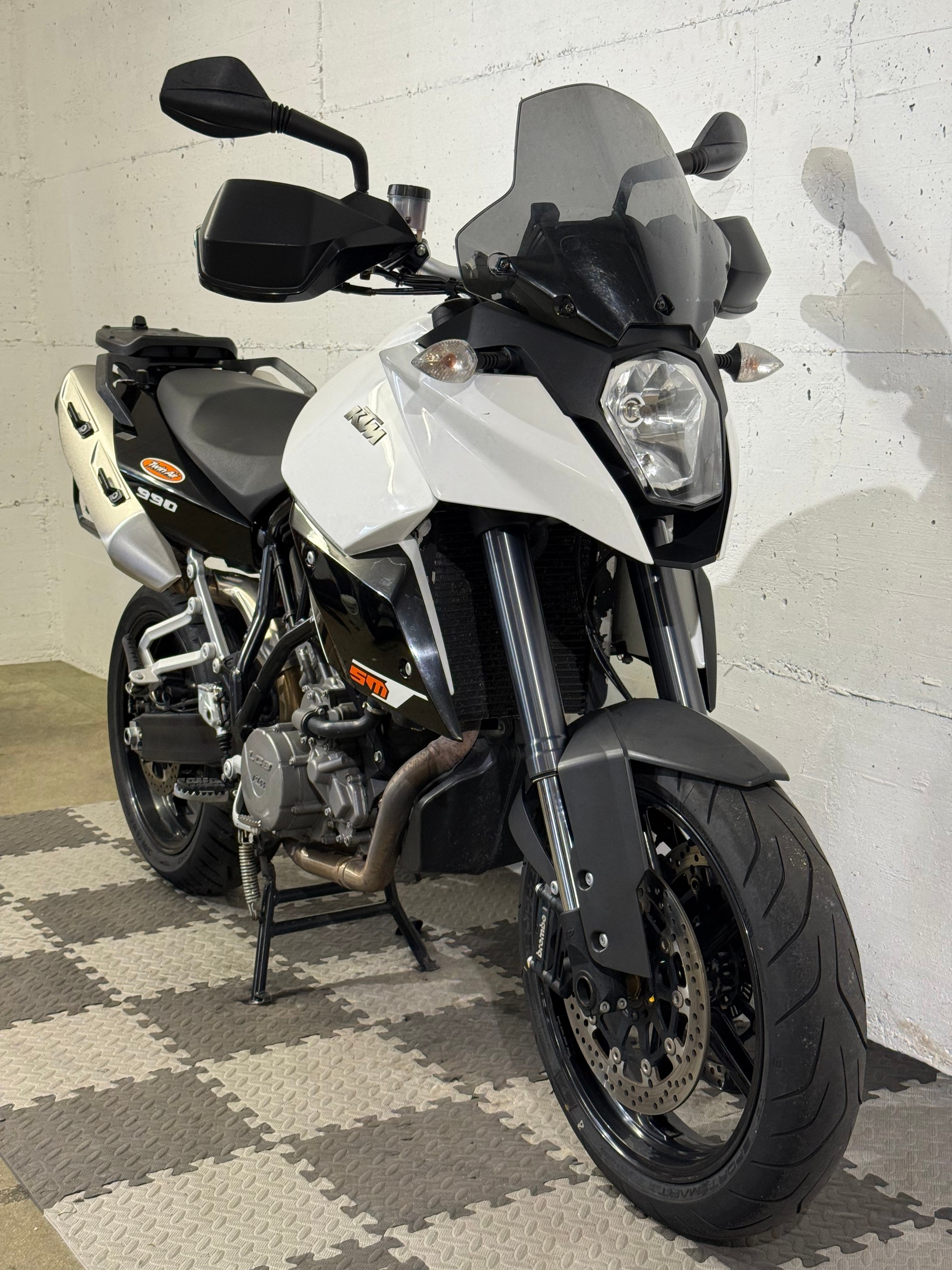 KTM 990 Supermoto T ABS-showroom-element-2