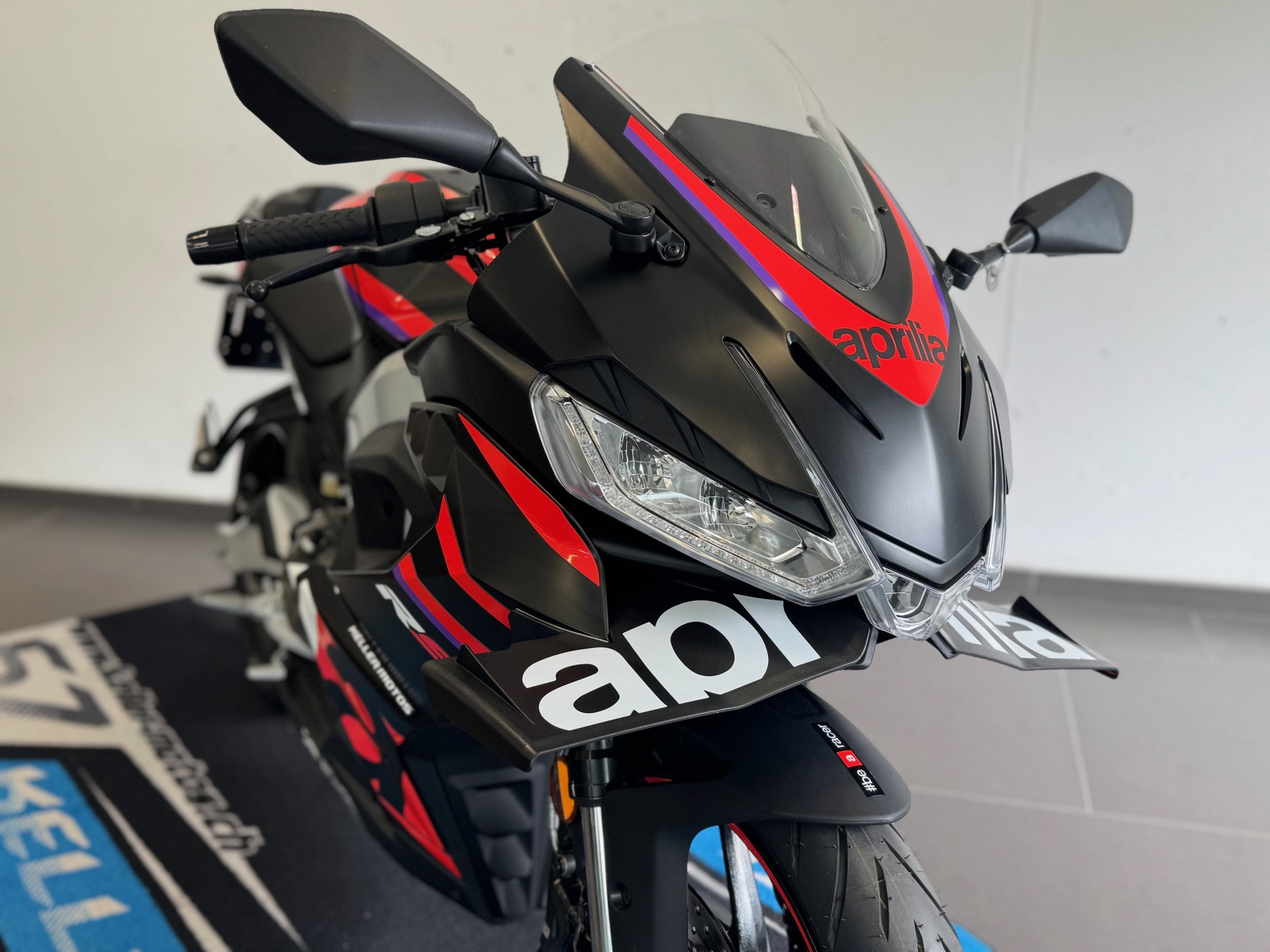 APRILIA RS 457 Replica Platin Edition-showroom-element-1