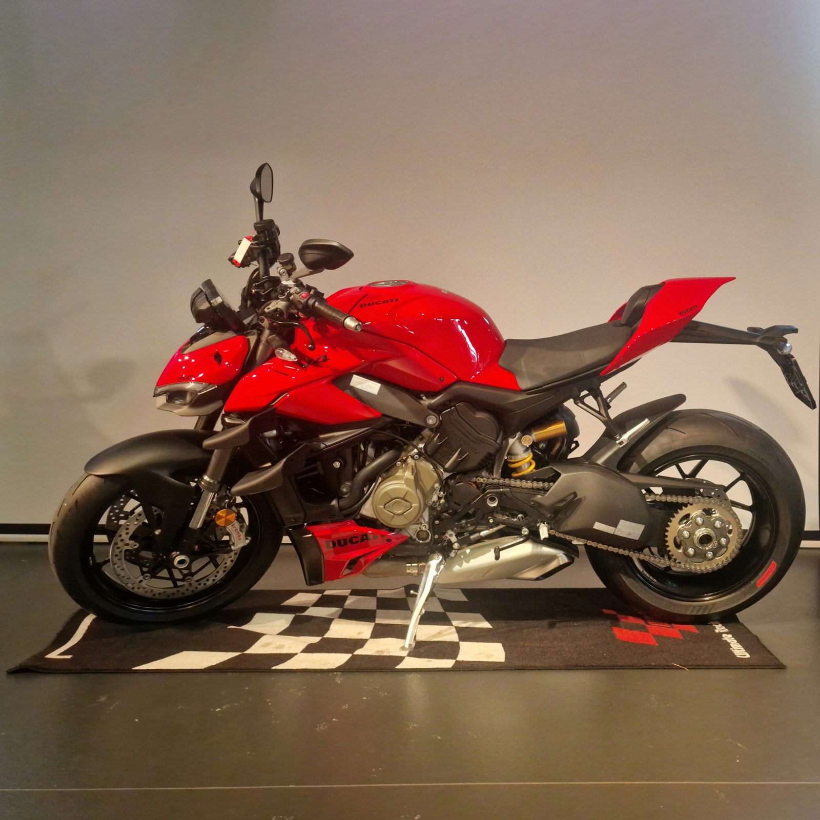 DUCATI Streetfighter V4-image-0