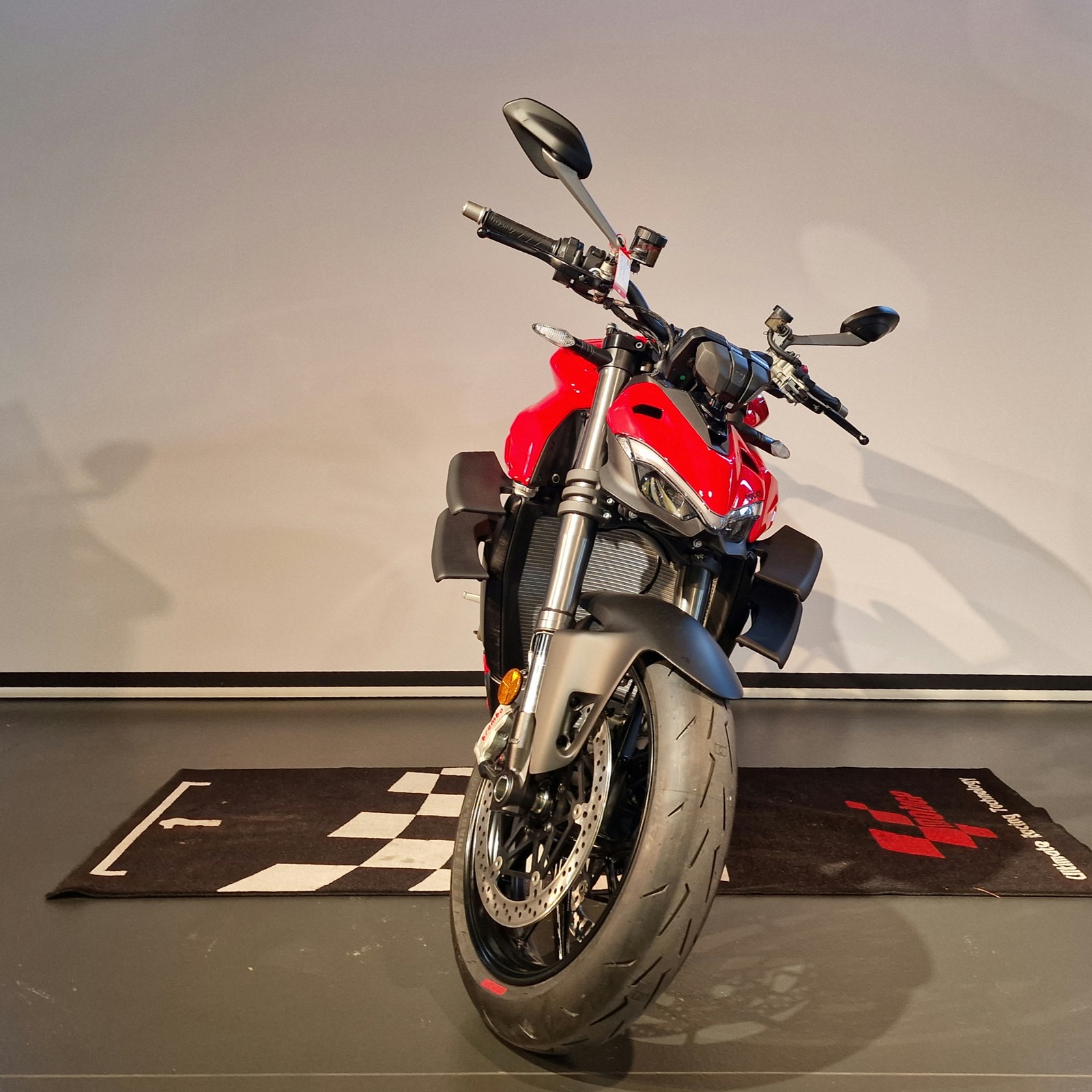 DUCATI Streetfighter V4-image-3