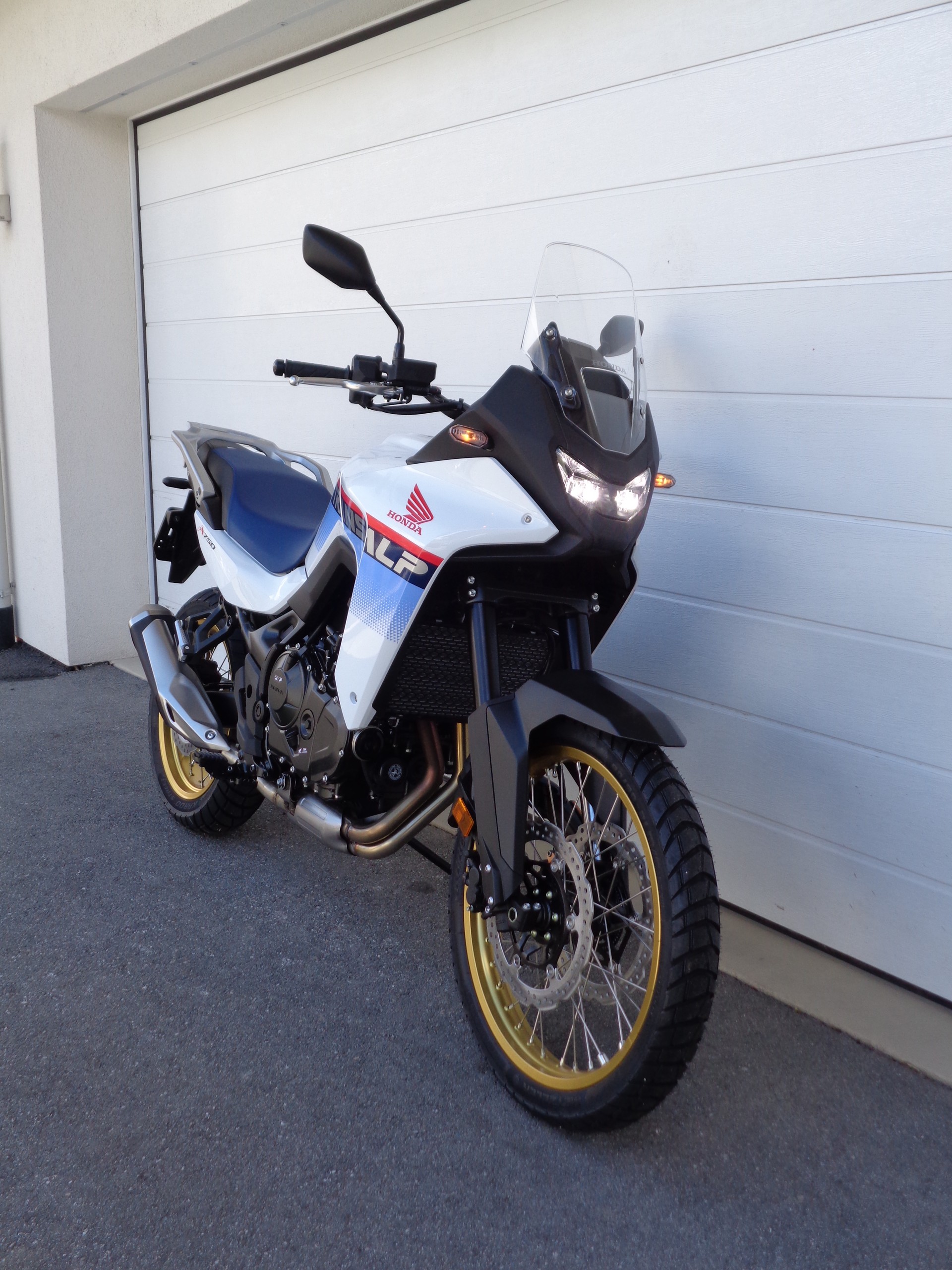 HONDA XL 750 Transalp-showroom-element-1