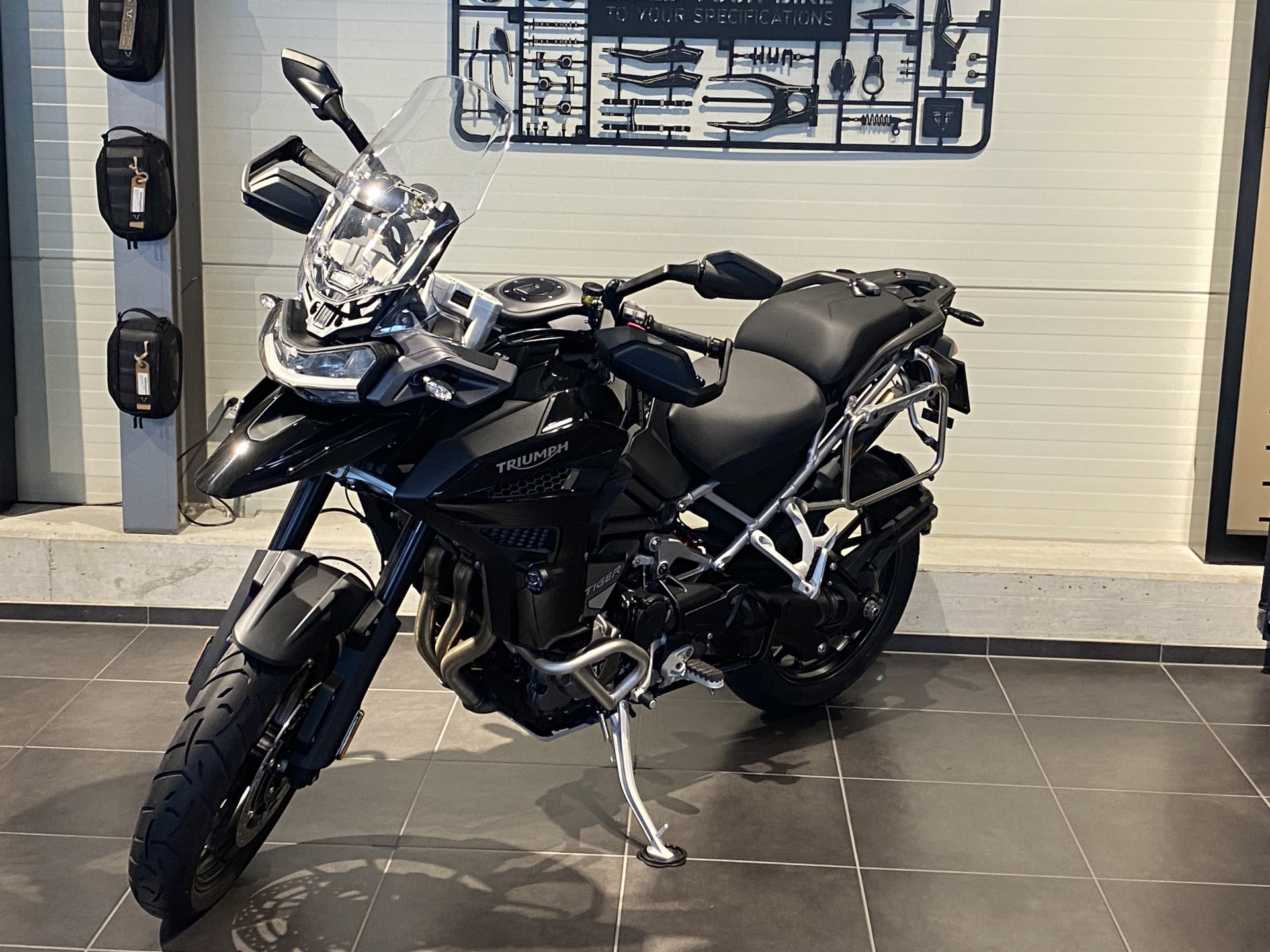 TRIUMPH Tiger 1200 GT Explorer inkl. Seitenkoffer von Triumph-showroom-element-1