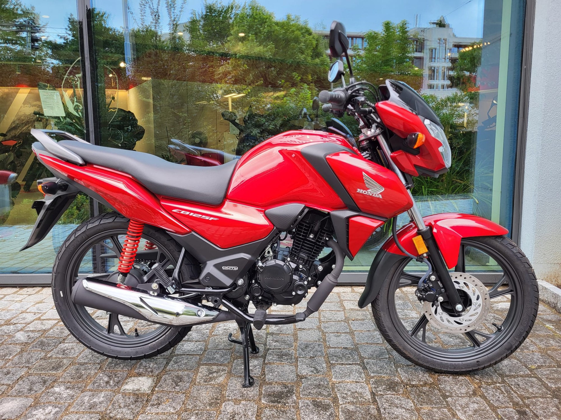 HONDA CB 125 F-showroom-element-1