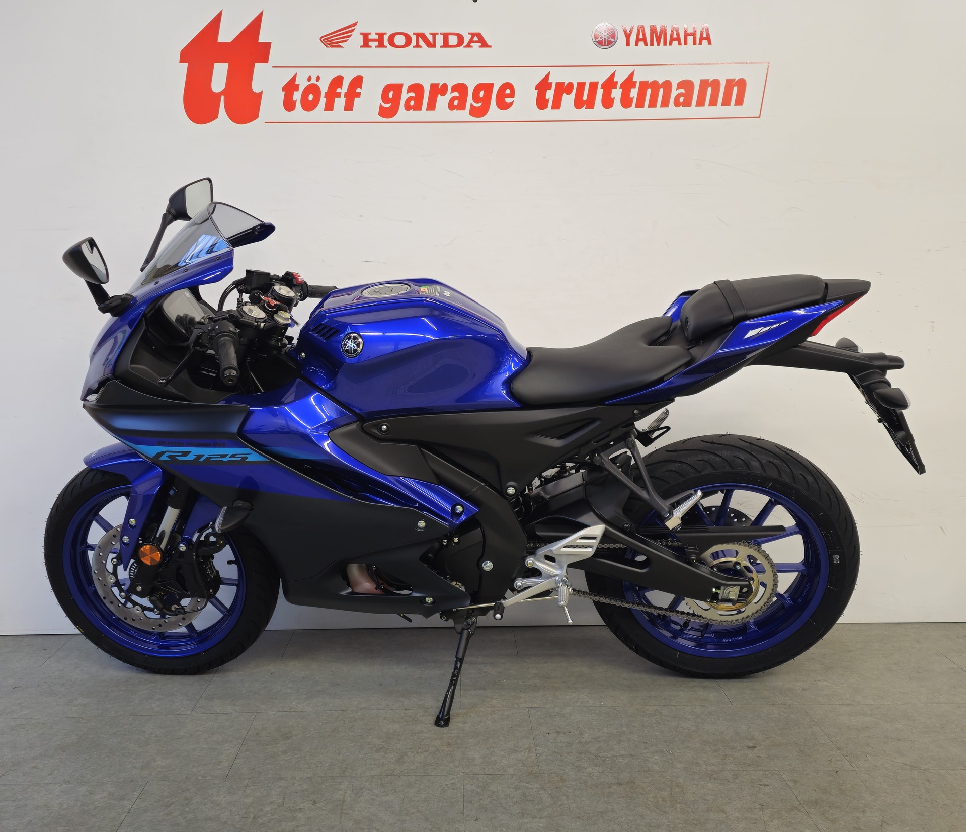 YAMAHA YZF-R 125 ABS-showroom-element-1