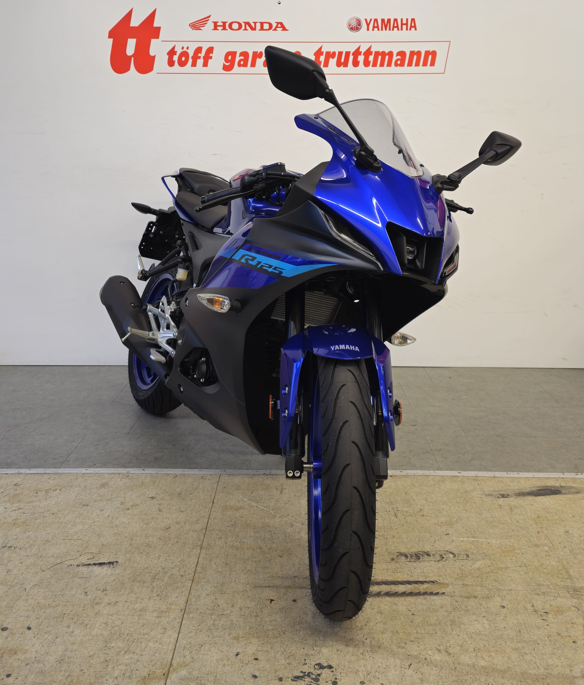 YAMAHA YZF-R 125 ABS-showroom-element-2