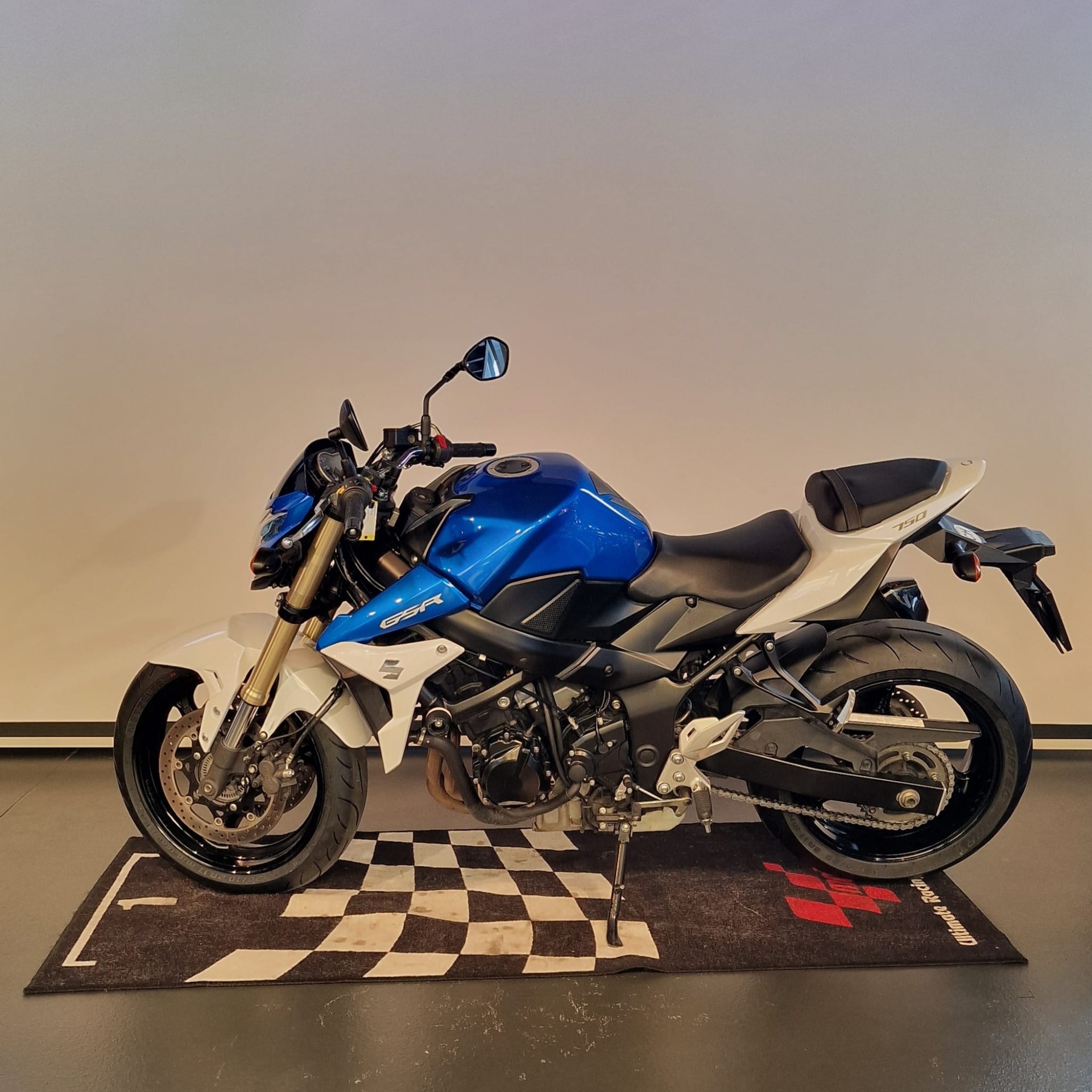 SUZUKI GSR 750 ABS Frisch ab Service und MFK