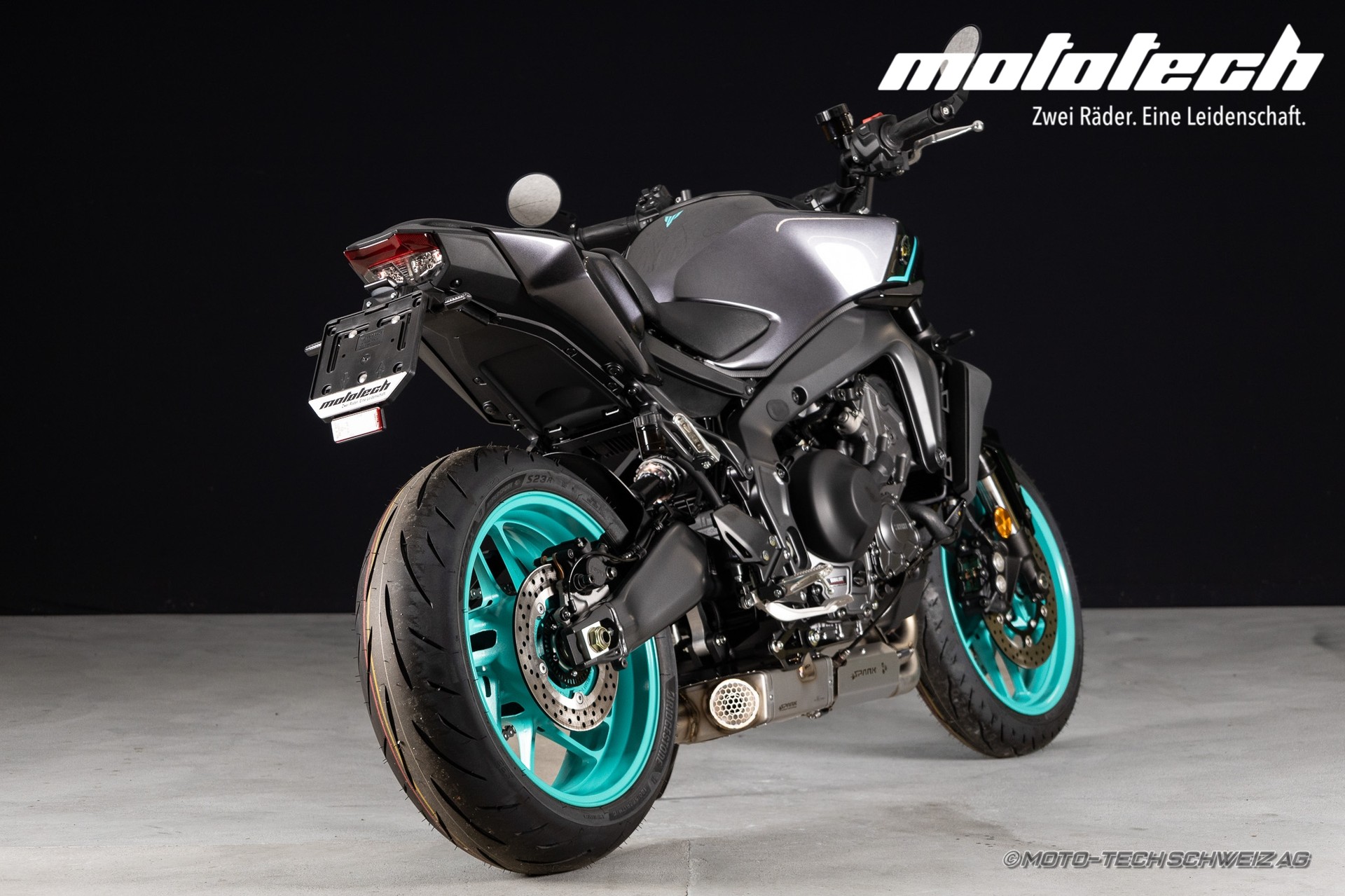 YAMAHA MT-09 (35kW)-showroom-element-2
