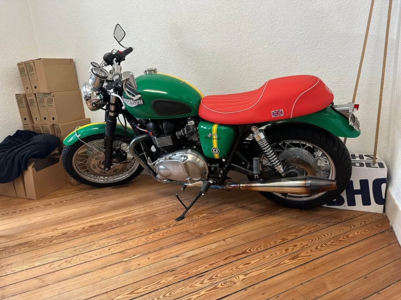 TRIUMPH Bonneville 900 i-image-0