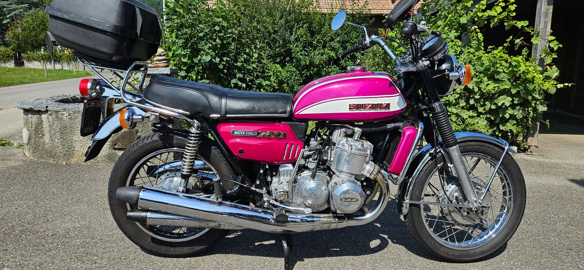 SUZUKI GT-image-1