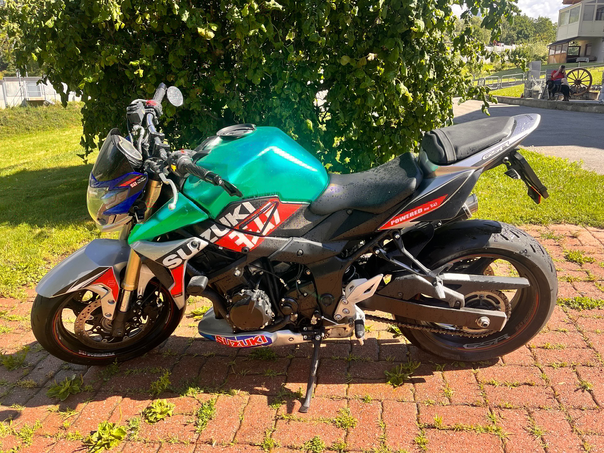 SUZUKI GSR 750 ABS