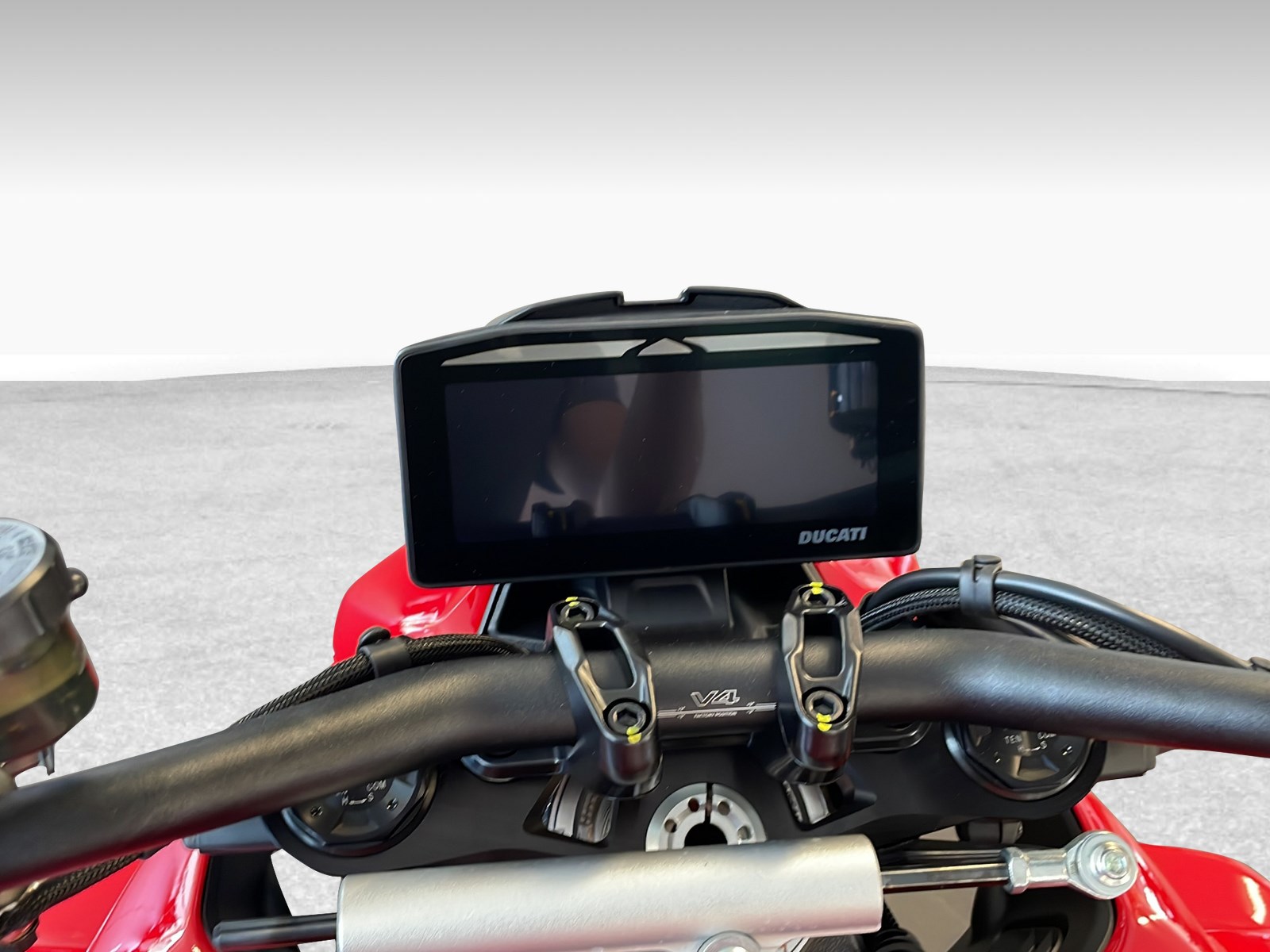 DUCATI STREETFIGHTER V4 ABS-image-4