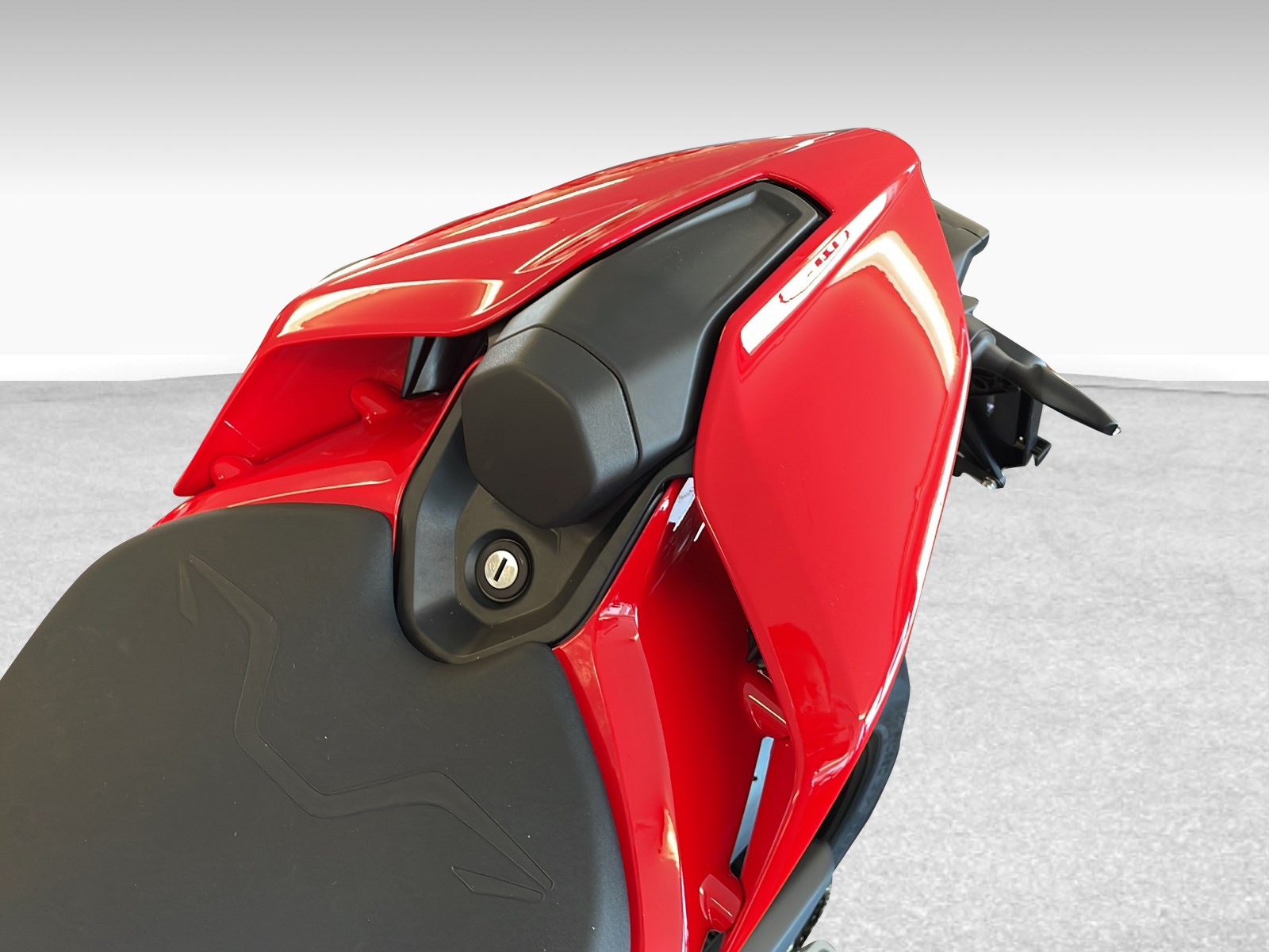 DUCATI STREETFIGHTER V4 ABS-image-8