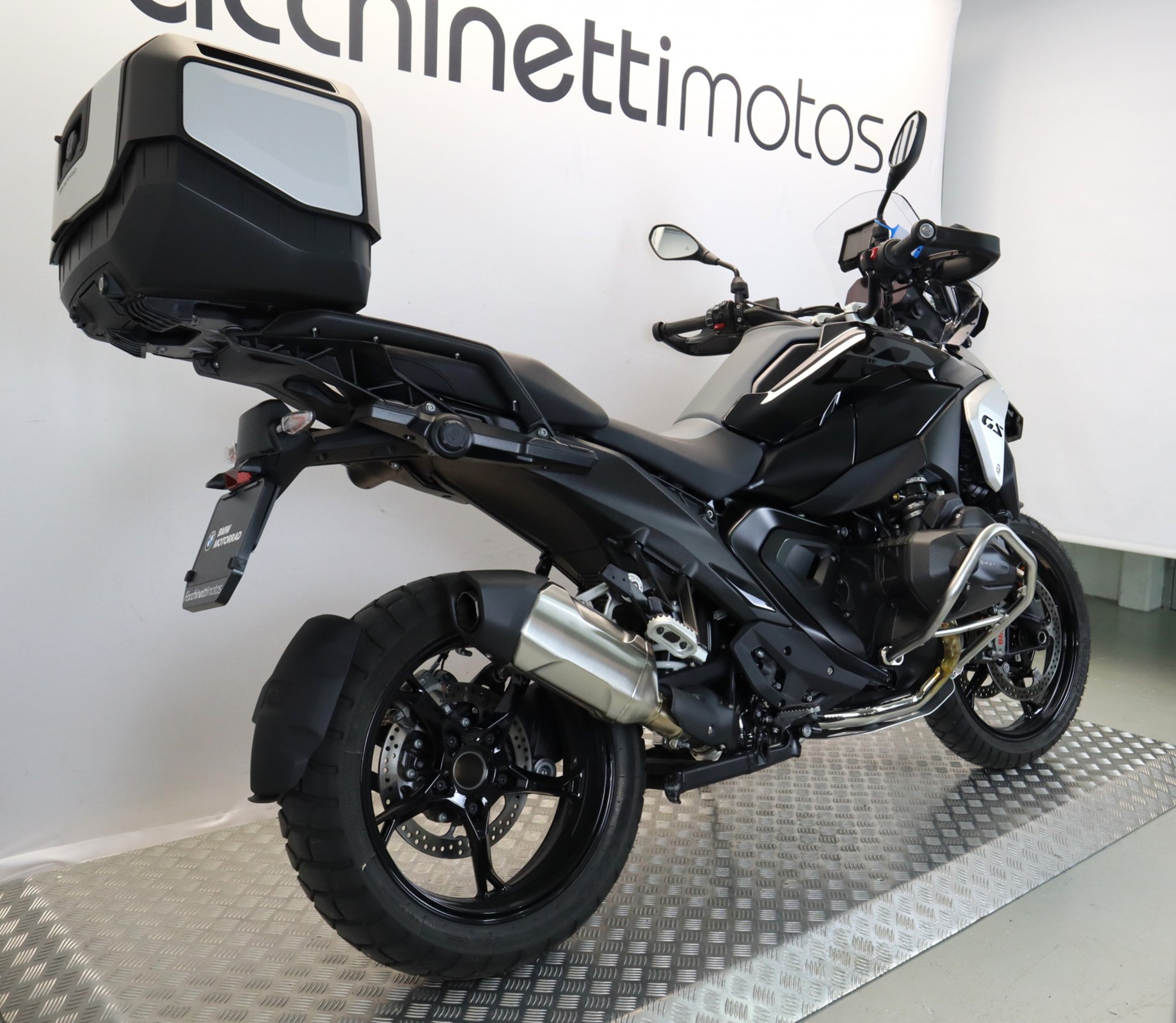 BMW R 1300 GS Triple Black-showroom-element-2