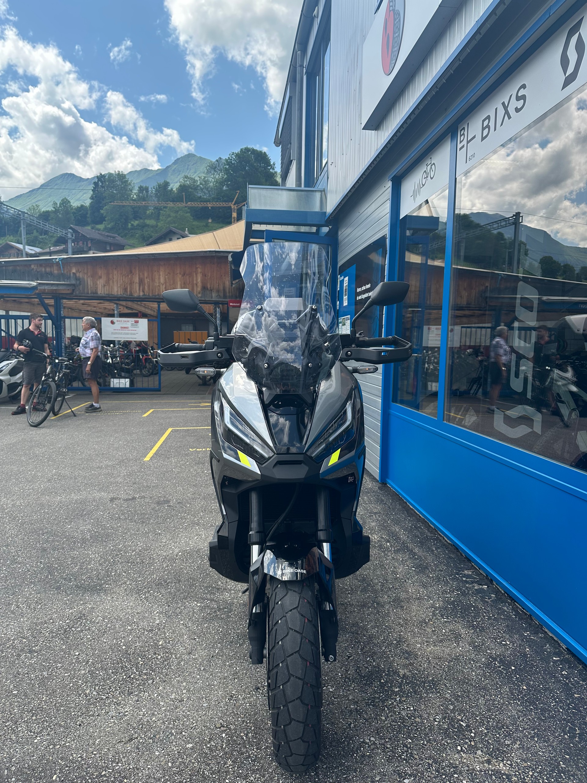 HONDA X-ADV 750-image-2