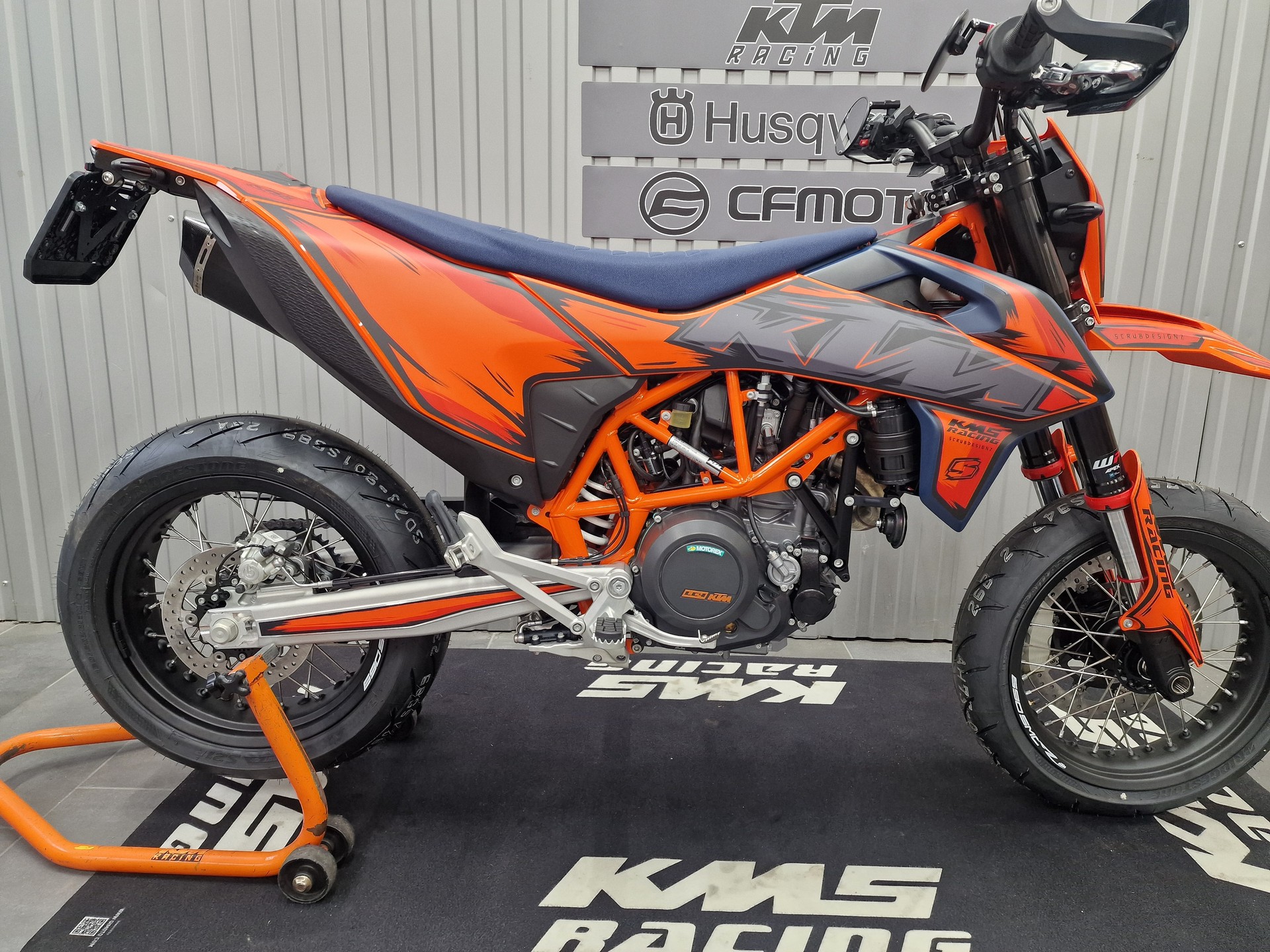 KTM 690 SMC R-image-9