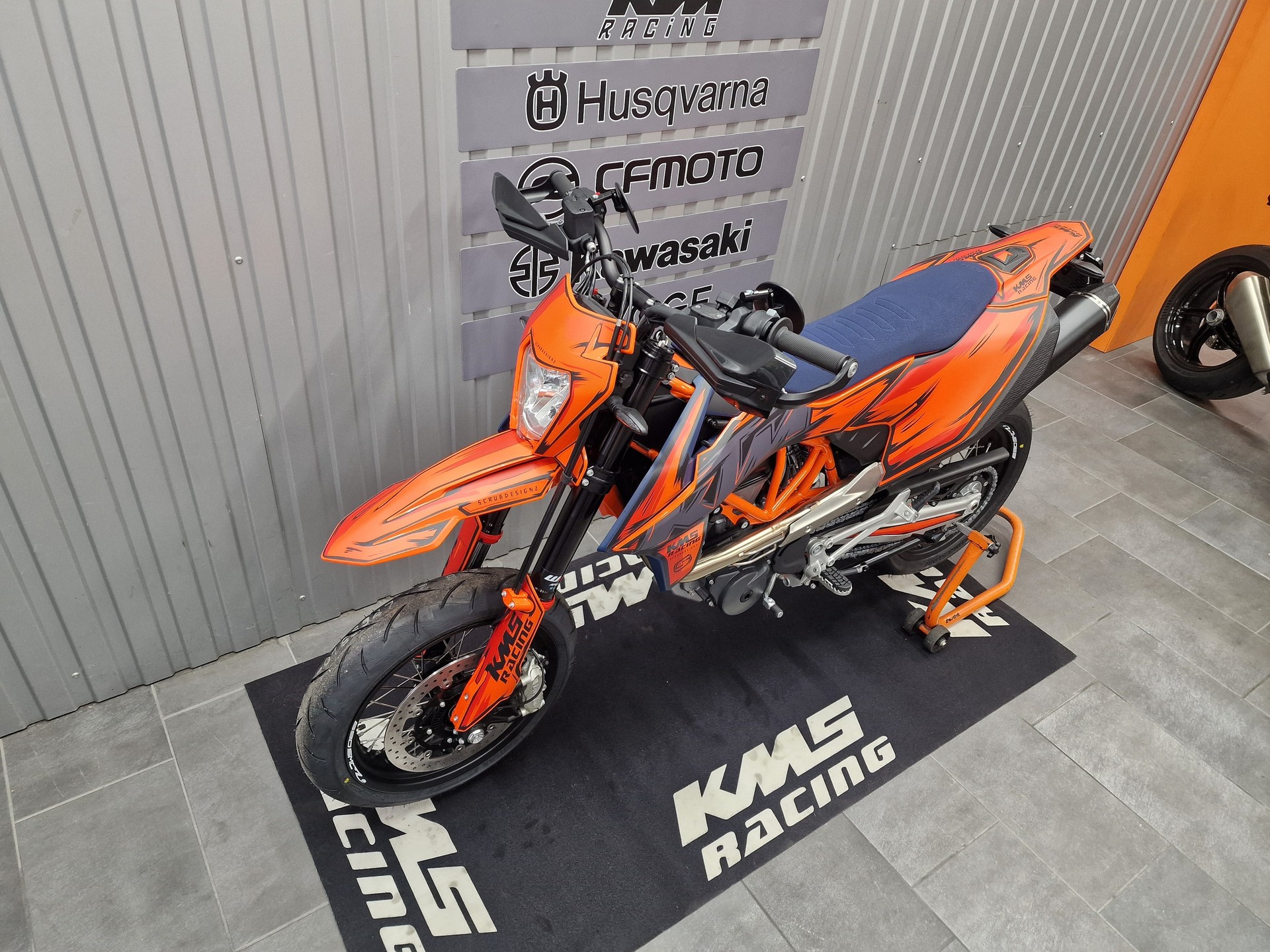 KTM 690 SMC R-image-8