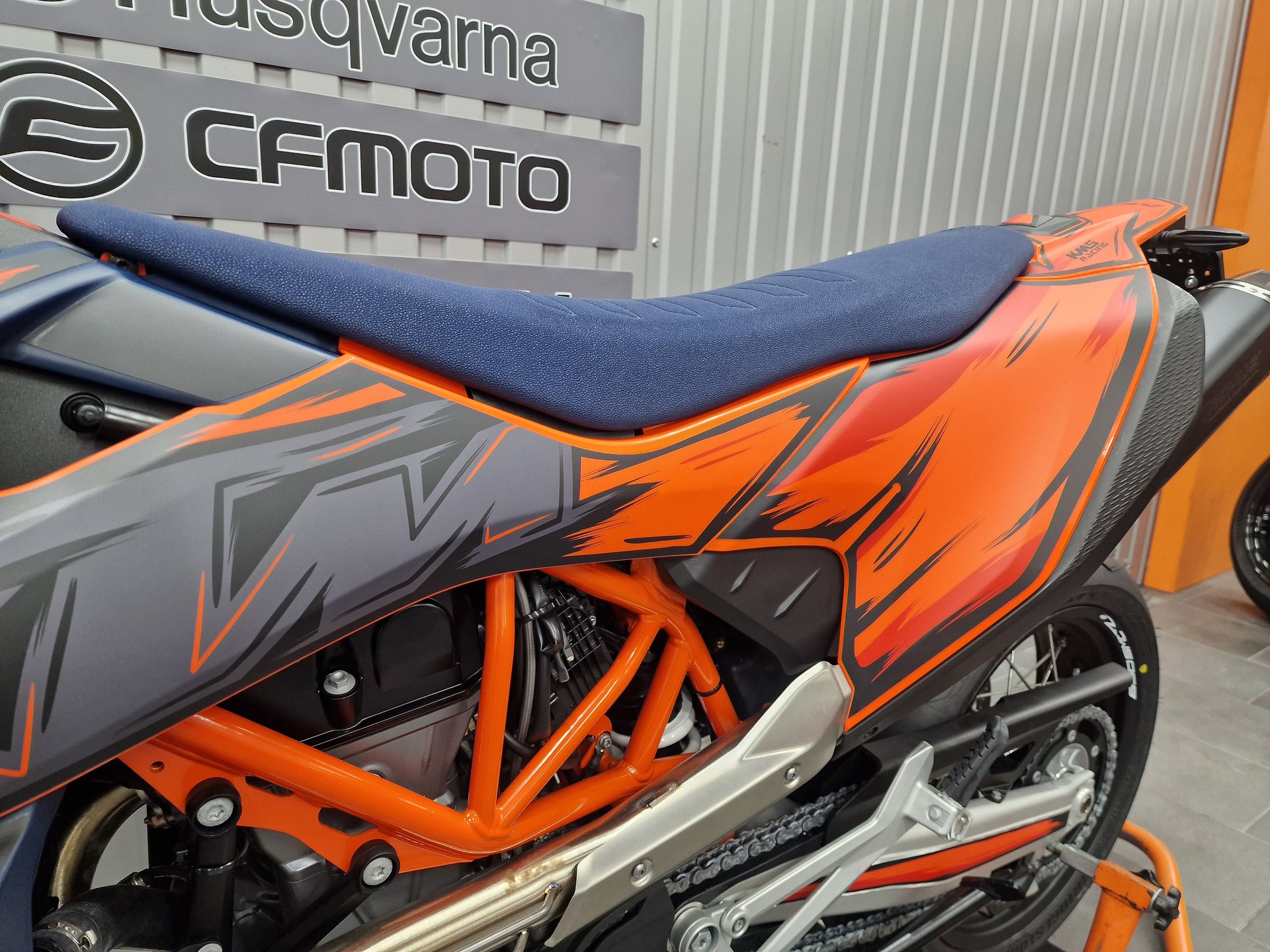 KTM 690 SMC R-image-4