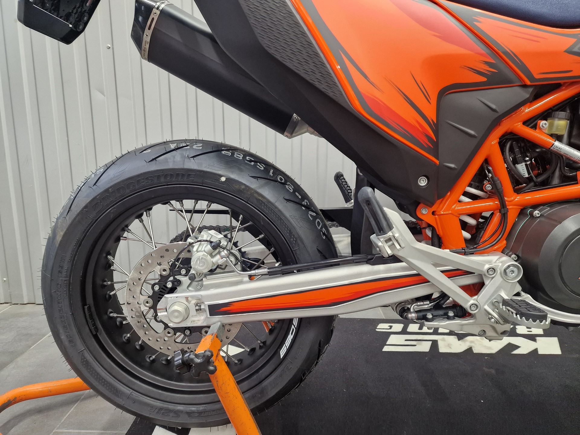 KTM 690 SMC R-image-10