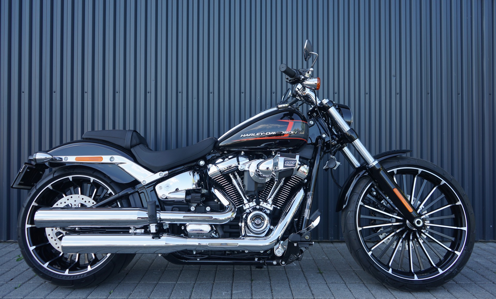 HARLEY-DAVIDSON FXBR Breakout 117