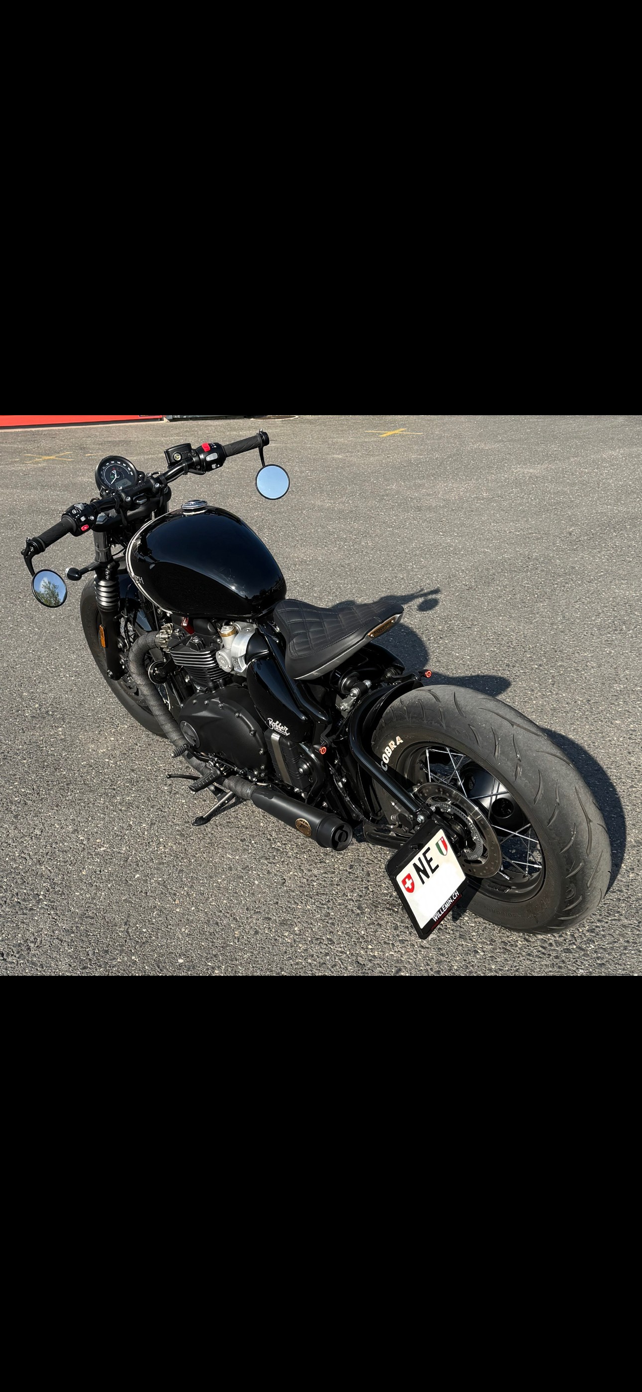 TRIUMPH Bonneville 1200 Bobber-image-3