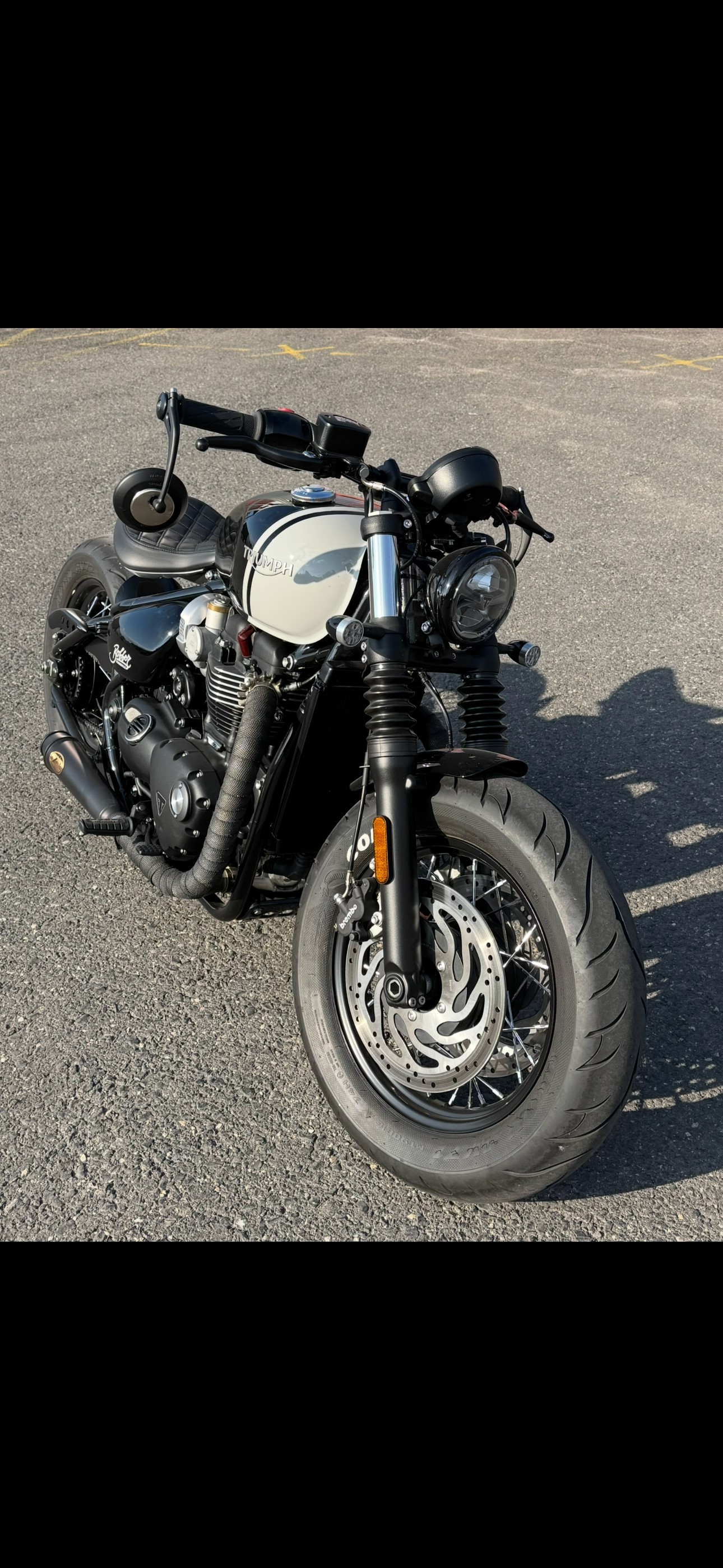 TRIUMPH Bonneville 1200 Bobber-image-4