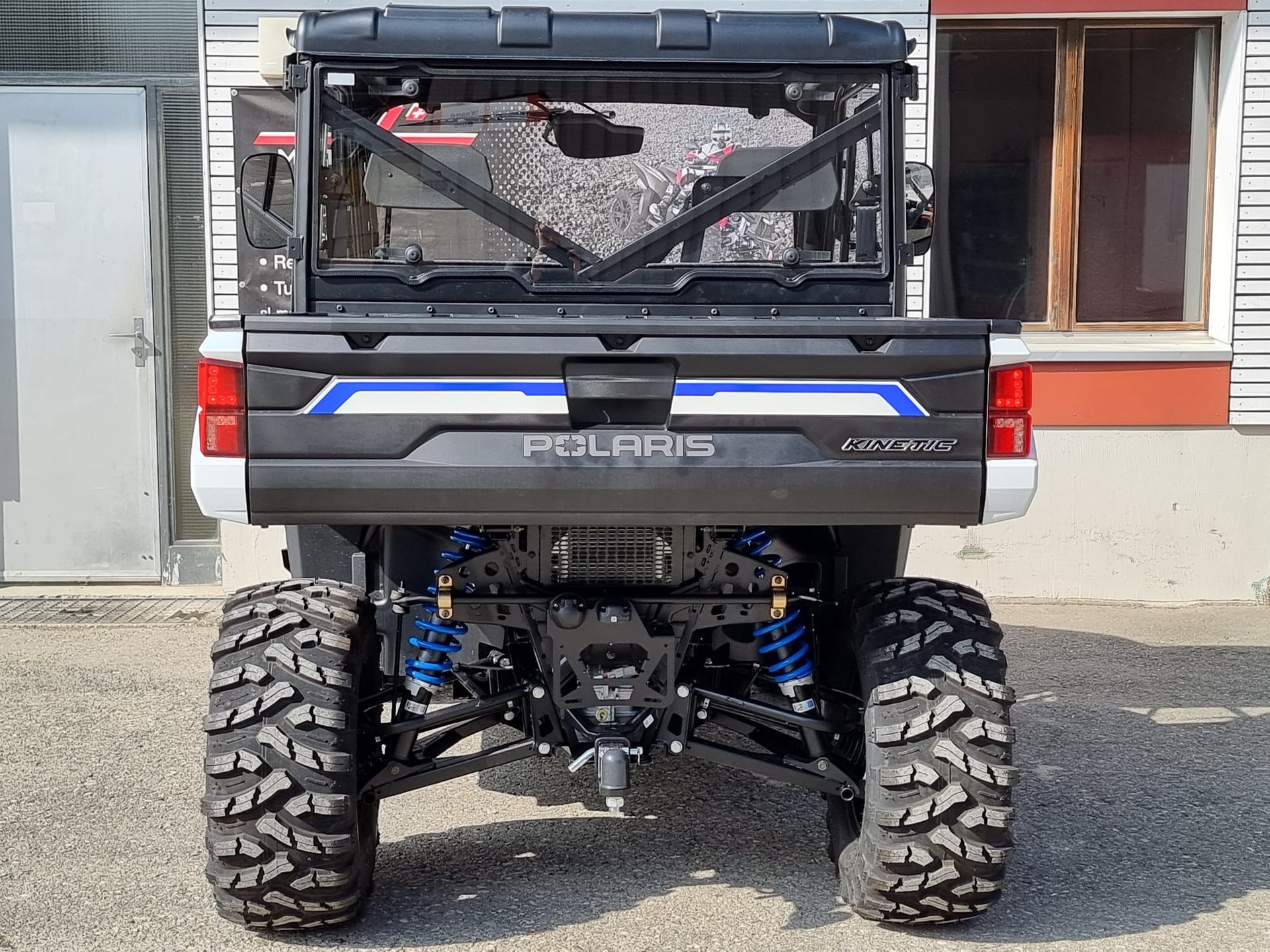 POLARIS EV Kinetic-image-10