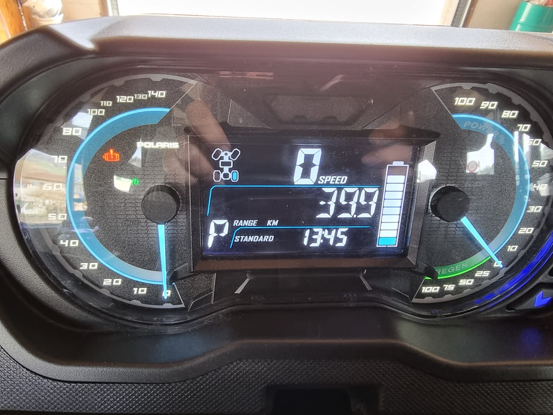 POLARIS EV Kinetic-image-6
