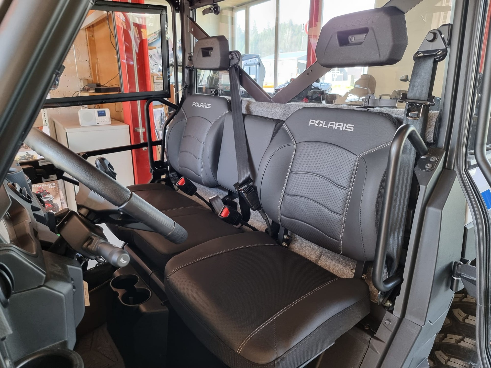 POLARIS EV Kinetic-image-8