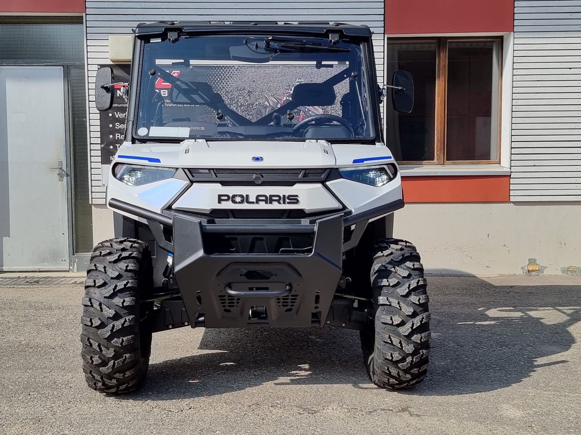 POLARIS EV Kinetic-image-2