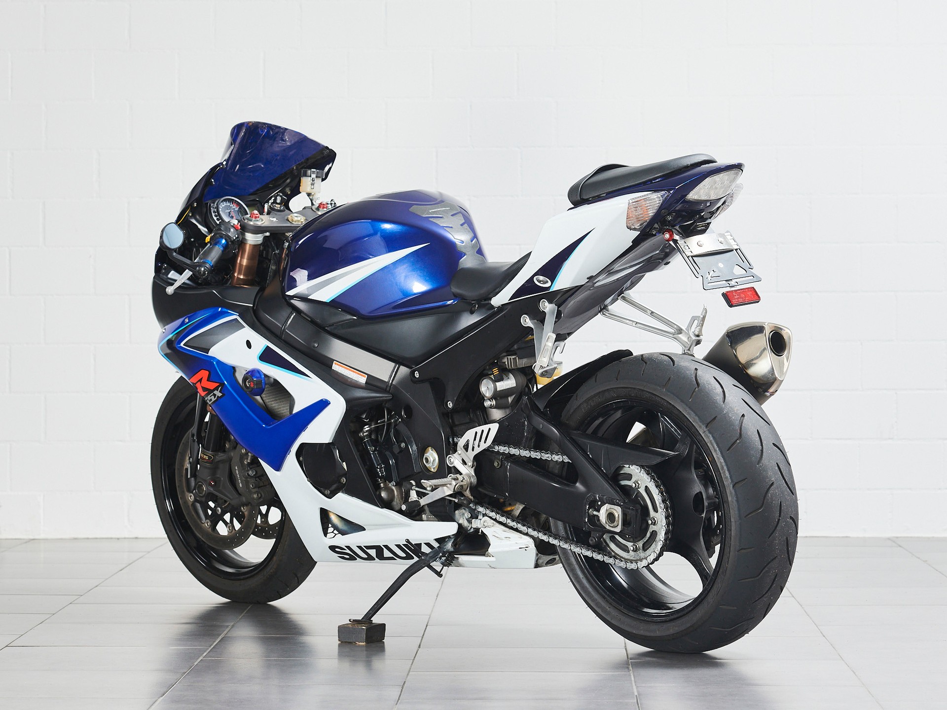 SUZUKI GSX-R 1000-showroom-element-3