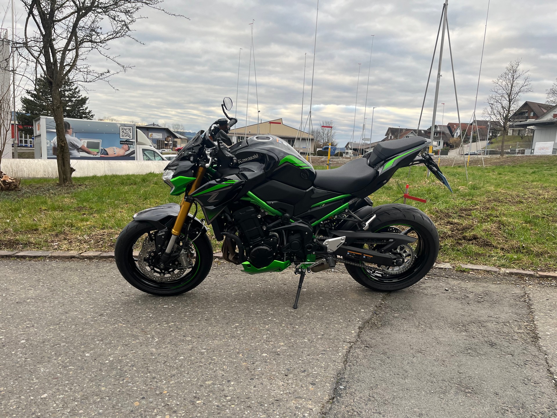 KAWASAKI Z 900 SE-showroom-element-1